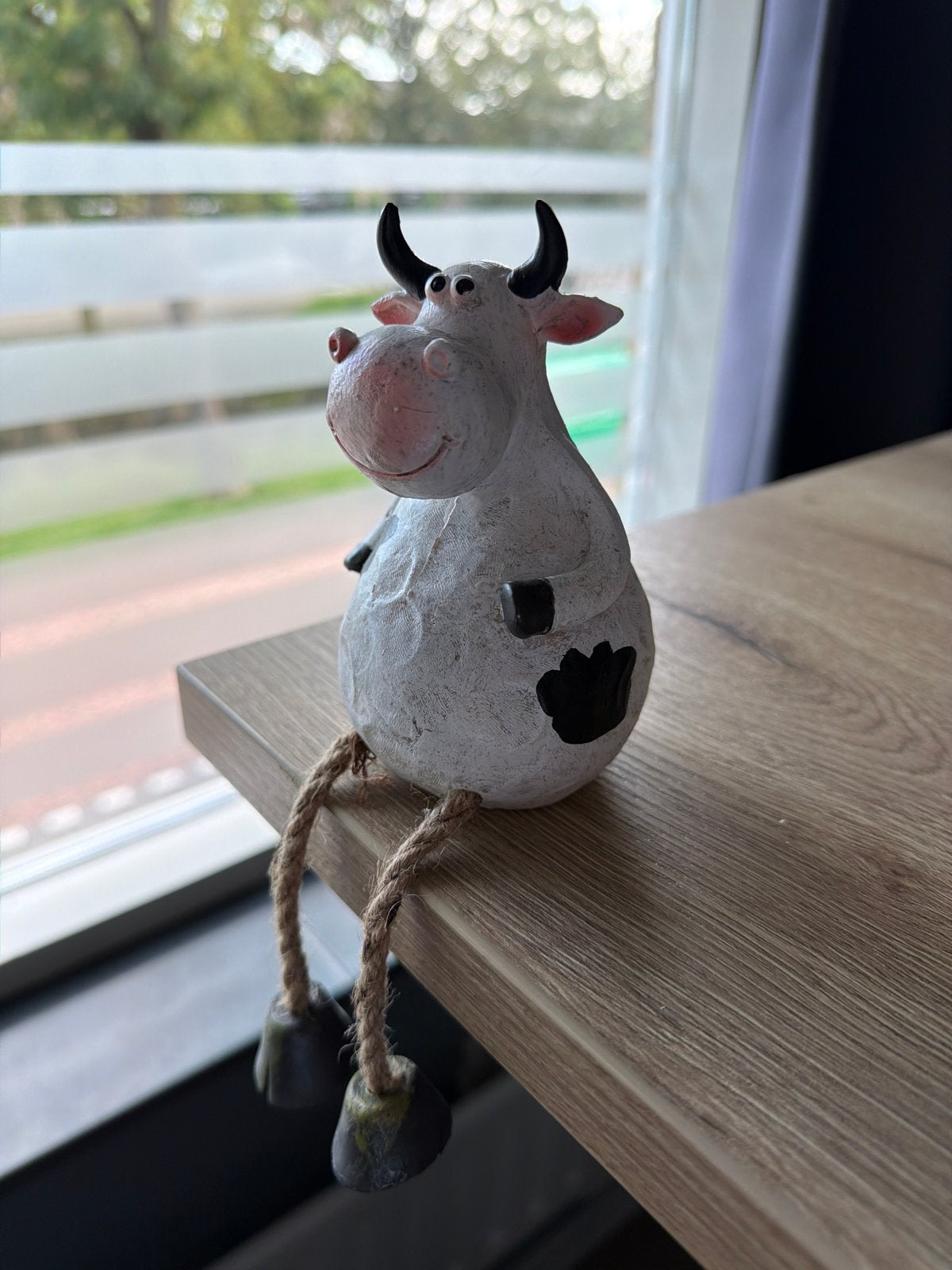 Decoratieve zittende koe met bungelpoten, Gebruikt, Overige materialen, Verzenden, Landelijk