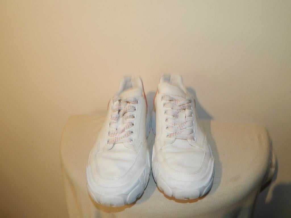 Alexander McQueen Court trainers wit met roze accent 39, Verzenden, Wit, Alexander McQueen, Sneakers of Gympen
