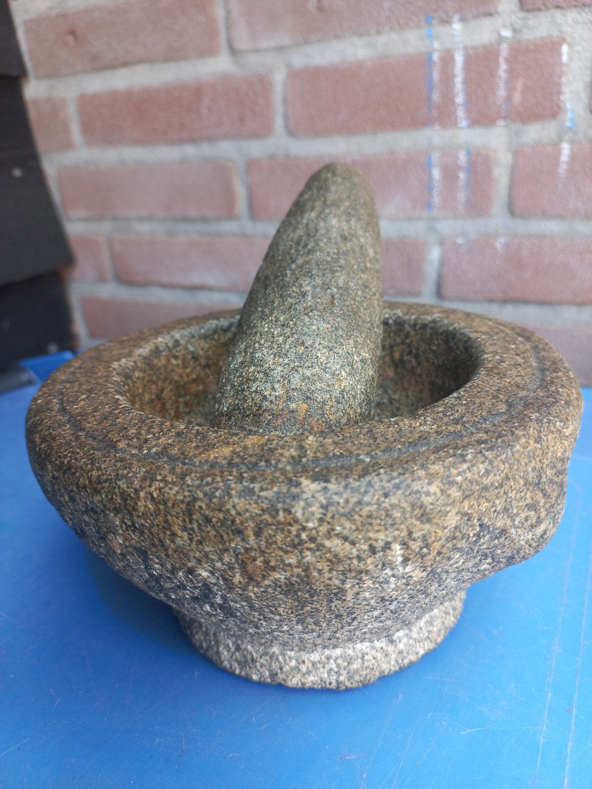 Oude robuuste granieten vijzel met stamper, Ophalen of Verzenden