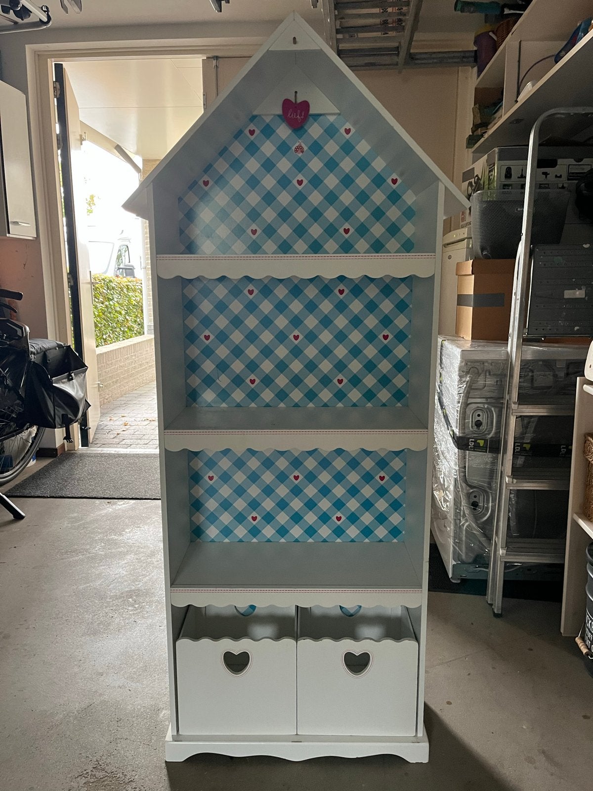 Leuke kinderboekenkast in huisvorm met opbergbakken, Ophalen, Gebruikt, Kast