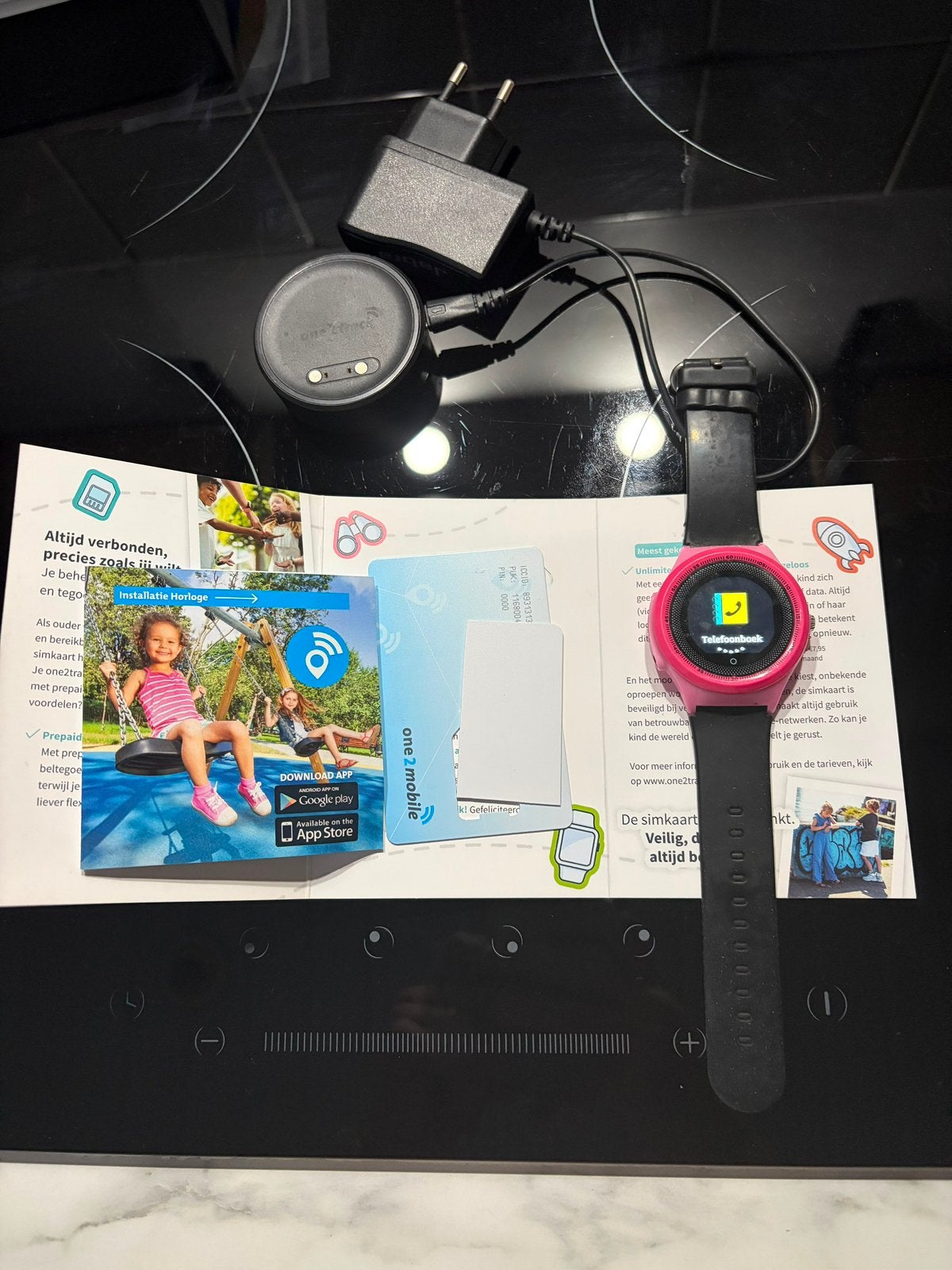 One2Track gps horloge inclusief beltegoed, Gebruikt, Ophalen of Verzenden, Roze, Stappen