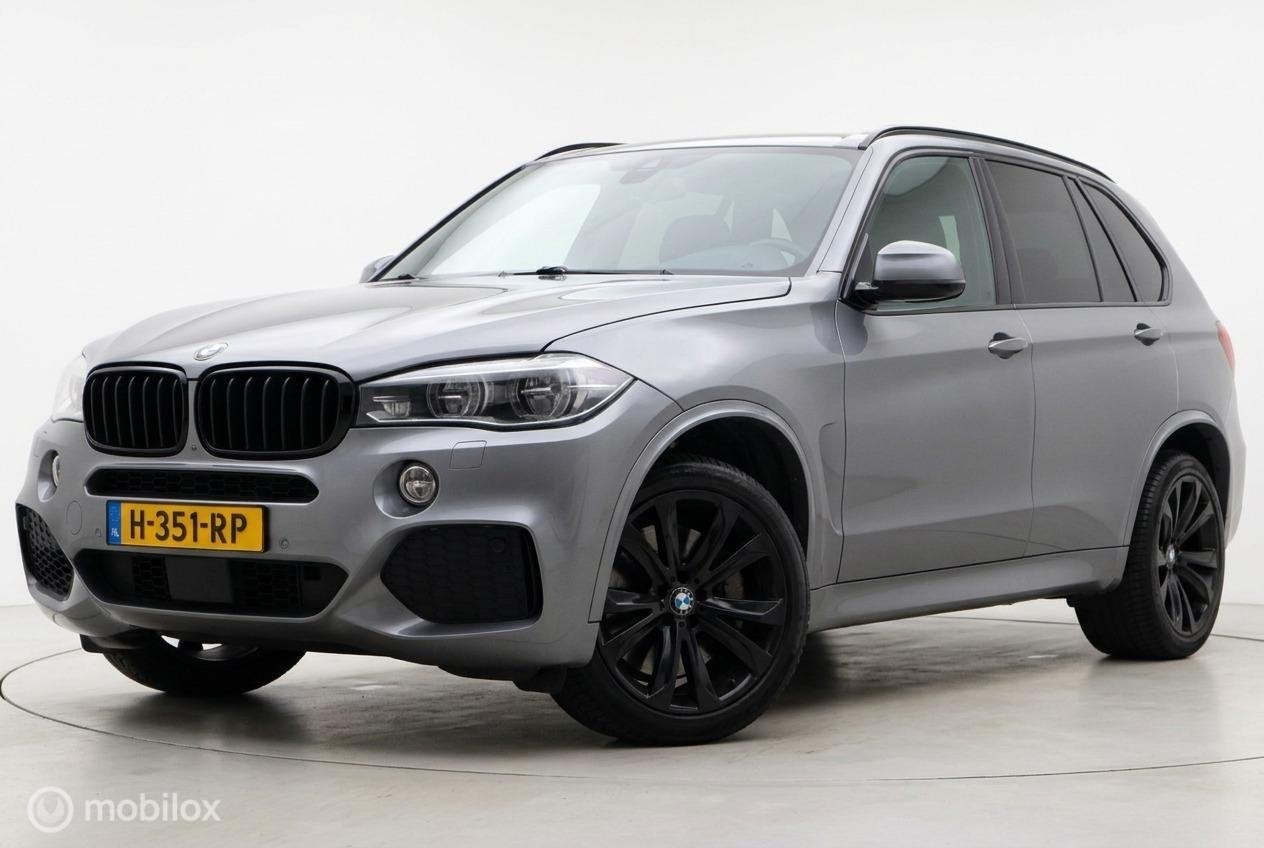 BMW X5 xDrive50i V8 7-zit volle auto! Pano| Head-up| M-Sport, Auto's, Gebruikt, 7 stoelen, Bedrijf, Vierwielaandrijving