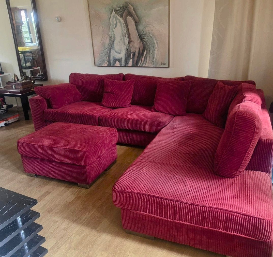 Grote hoekbank met poef - rood ribstof, Ophalen, Gebruikt, Stof