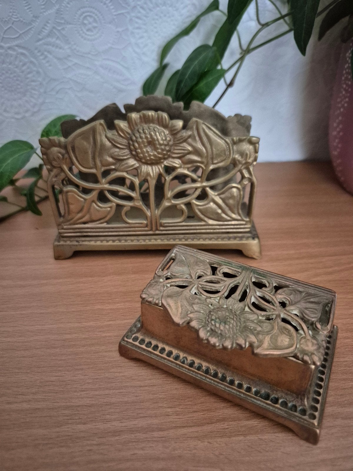 Art nouveau Jugendstil messing brievenhouder + postzegeldoos, Ophalen of Verzenden, Koper