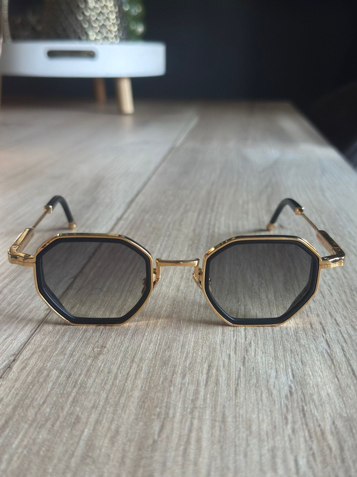 Stijlvolle Zonnebril John Dalia Goud Zwart Zo goed als nieuw, Sieraden, Tassen en Uiterlijk, Zonnebrillen en Brillen | Heren, Zonnebril