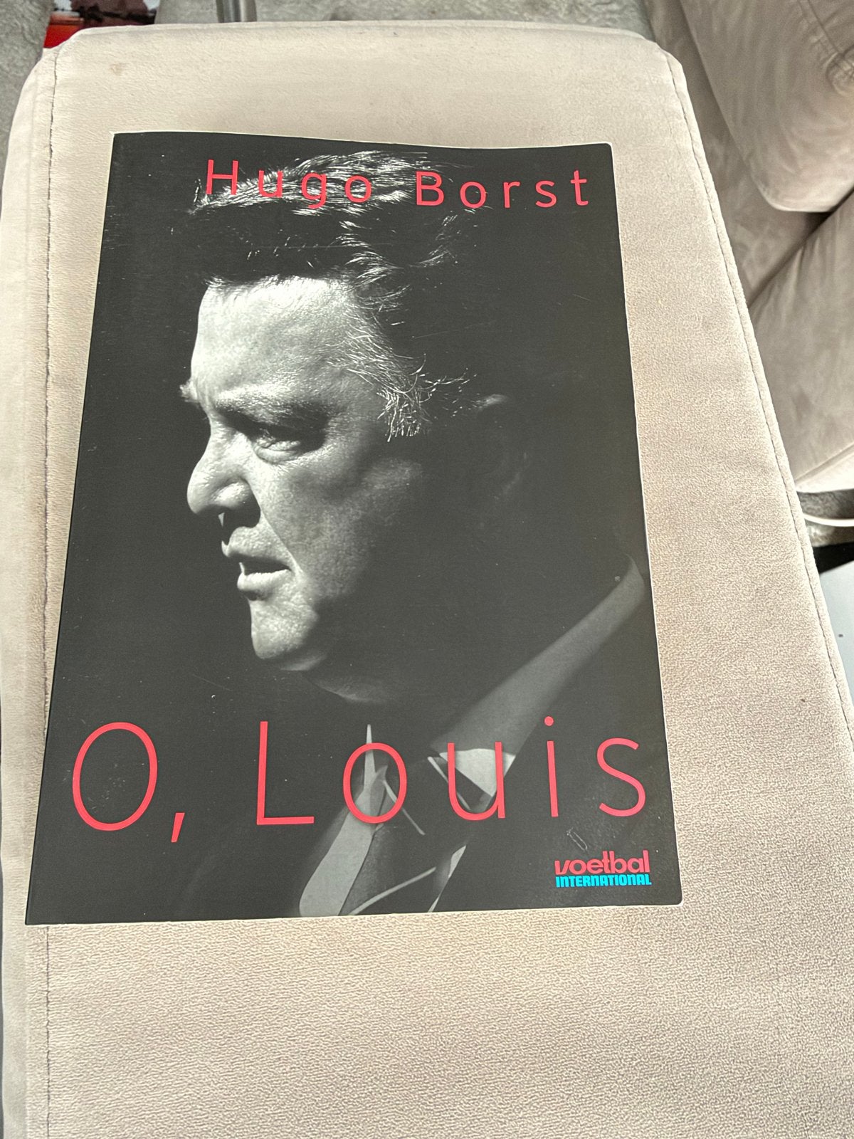 O, Louis - Hugo Borst (Voetbal International), Ophalen of Verzenden, Gelezen, Overige sporten
