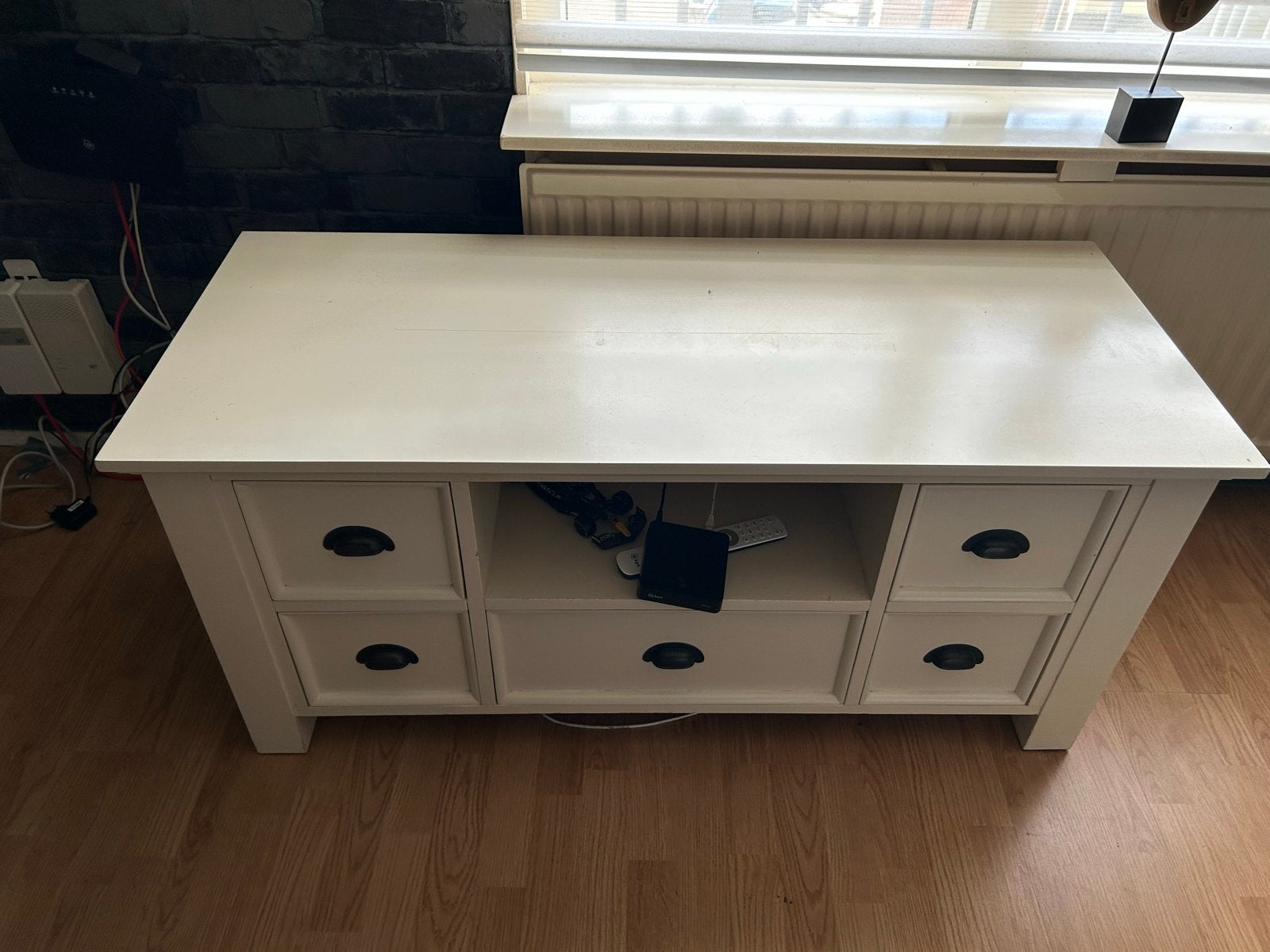 Beige/wit tv-meubel met lades en open vak, Ophalen, Gebruikt, 100 tot 150 cm, Minder dan 100 cm