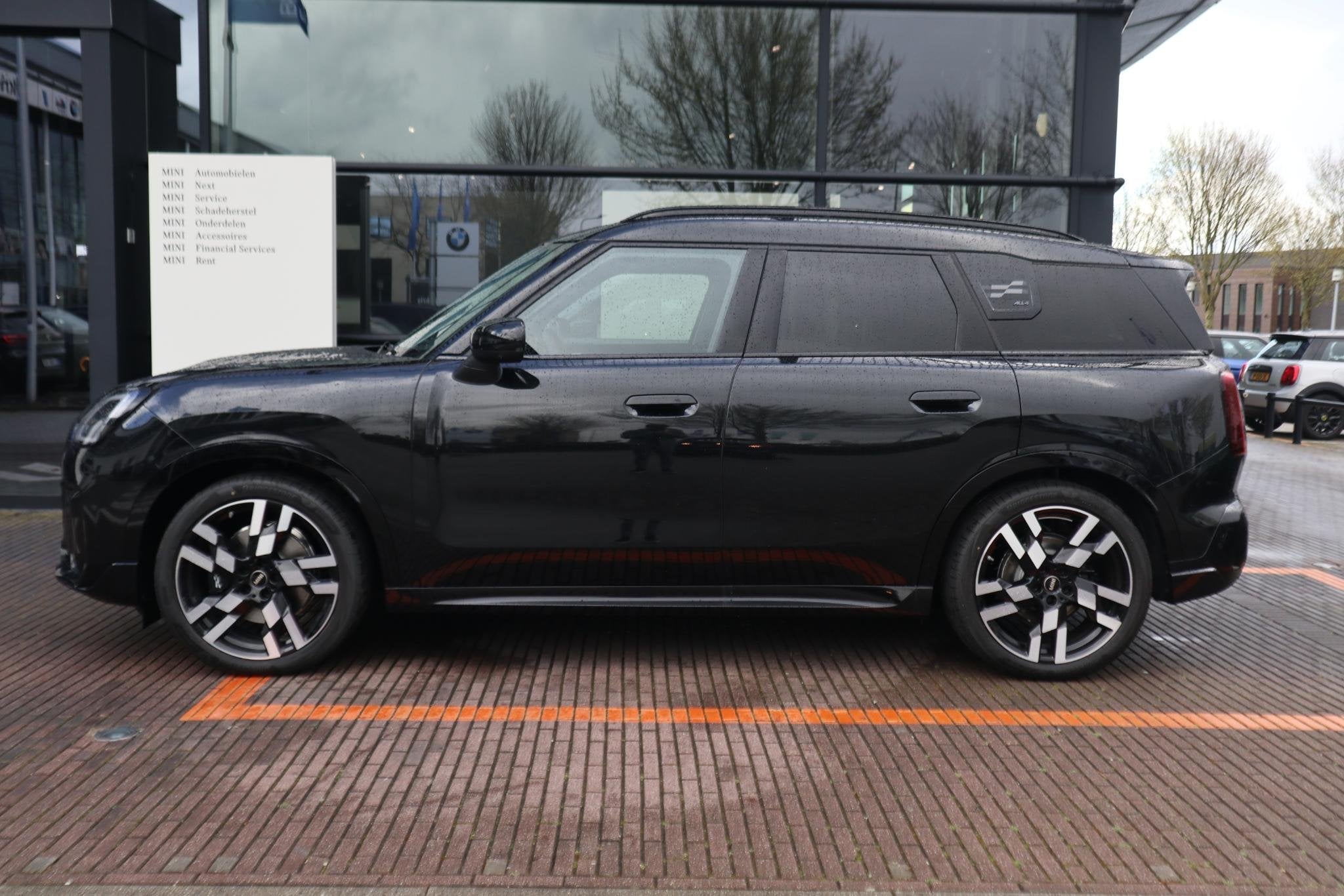 MINI Countryman SE ALL4 | John Cooper Works Trim + XL Pakket, Automaat, 467 km, Zwart, Countryman