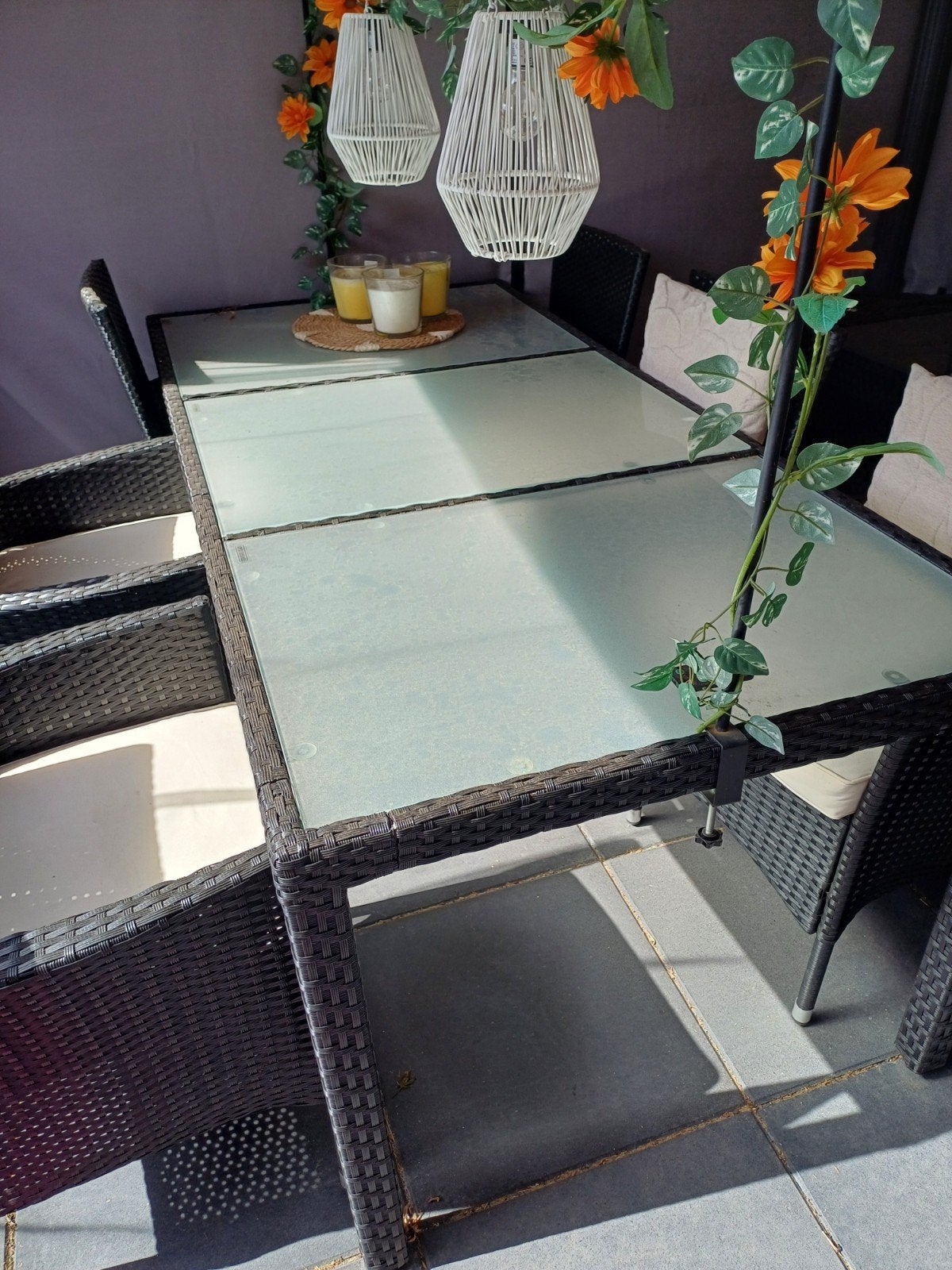 Wicker tuintafel met glazen blad en 2 stoelen, Tuin en Terras, Tuintafels, Ophalen, Zo goed als nieuw, Rechthoekig, Wicker