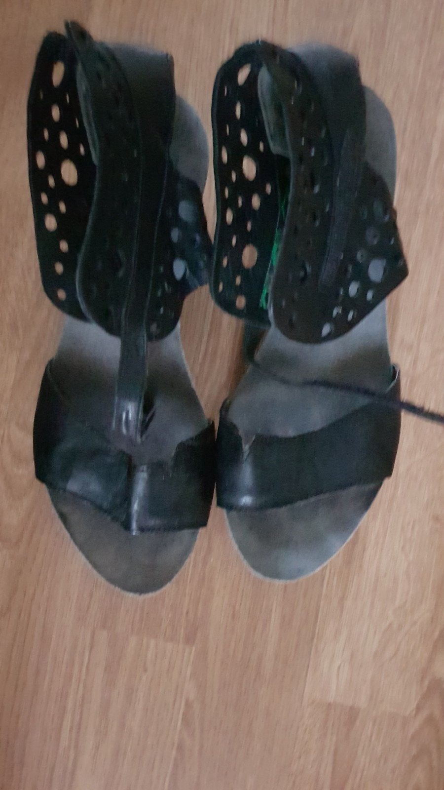 Sandalen Think mat 39, Kleding | Dames, Schoenen, Ophalen of Verzenden, Gedragen, Zwart, Sandalen of Muiltjes