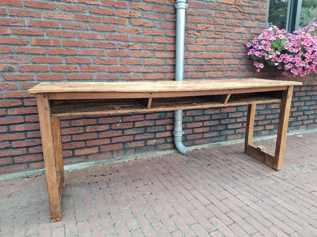 Grote antieke schoolbank, sidetable, bijzettafel, tv meubel, Antiek en Kunst, Ophalen