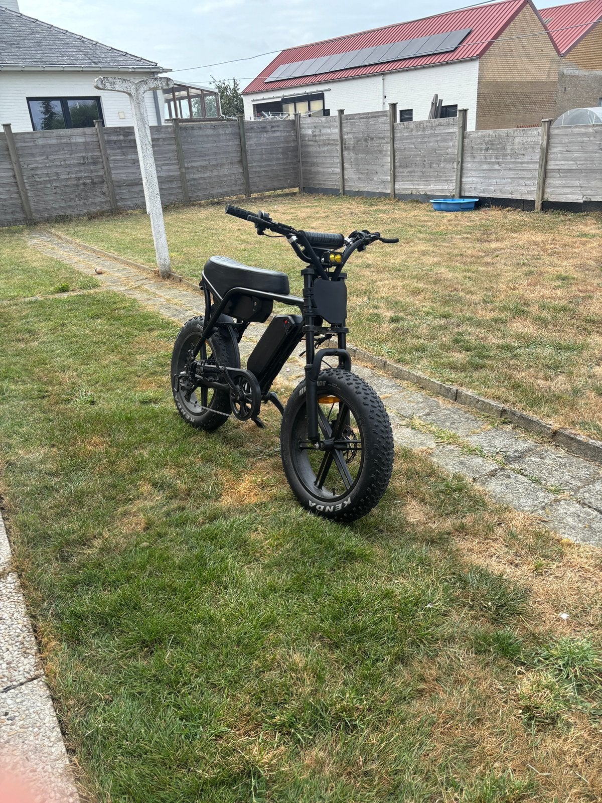 Custom V8 Max, kijk beschrijving voor meer info., Gebruikt, 59 cm of meer, 50 km per accu of meer, Ophalen
