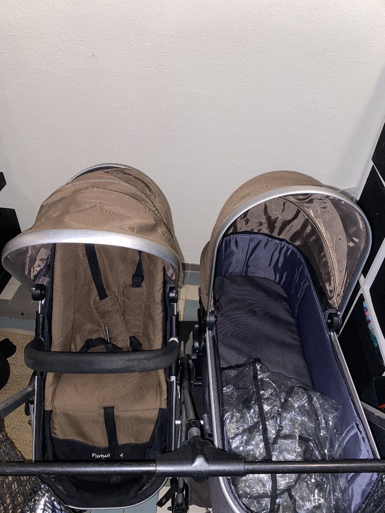 Het Hele Pakket Voor 76€ Dubbele Kinderwagen + accessoires, Kinderen en Baby's, Kinderwagens en Combinaties, Gebruikt, Duowagen