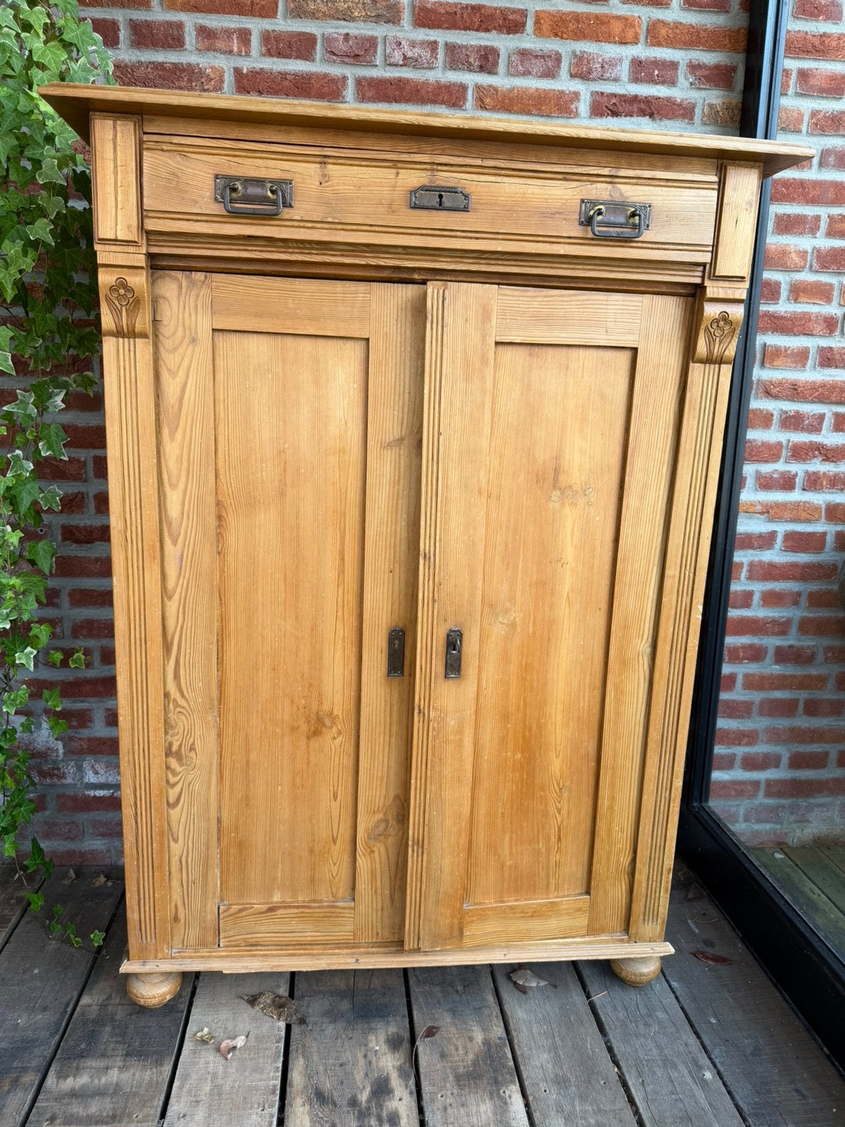 Oud grenen kast, Ophalen