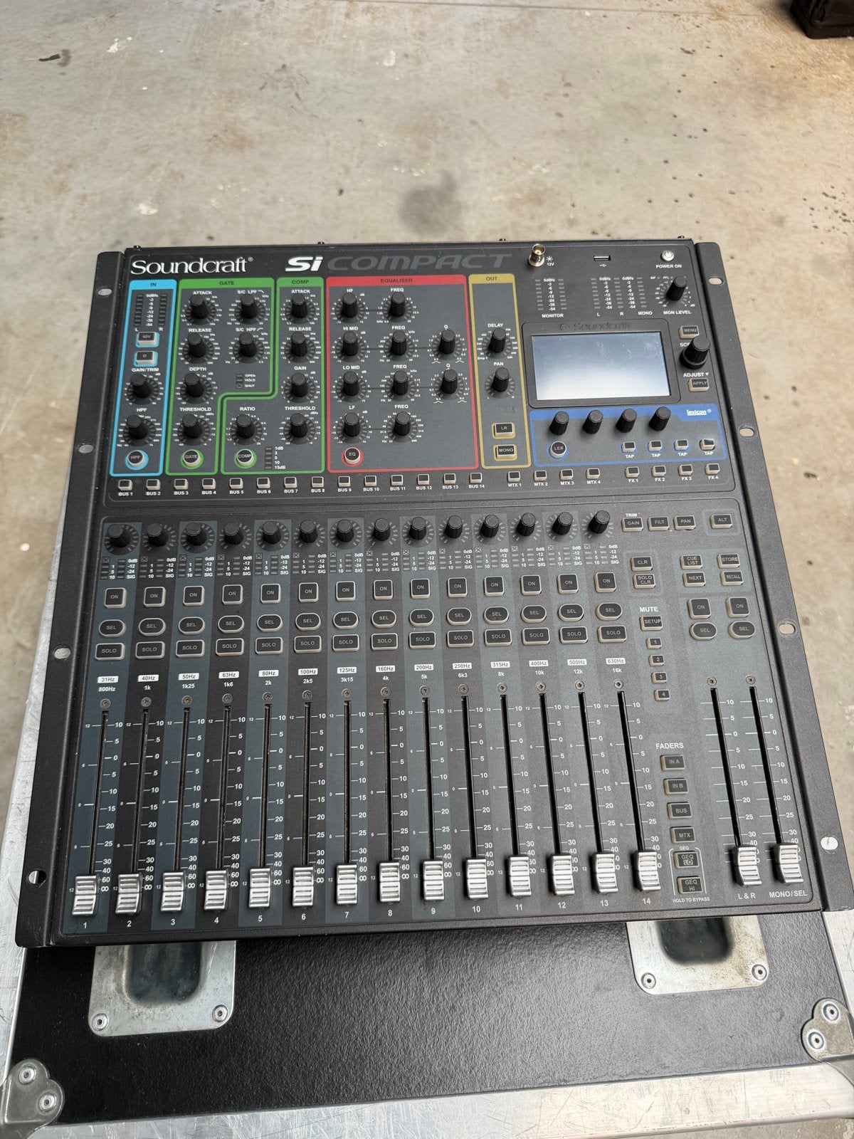 Soundcraft Si Compact Digitale Mixer, Ophalen, Gebruikt, 20 kanalen of meer, Microfooningang