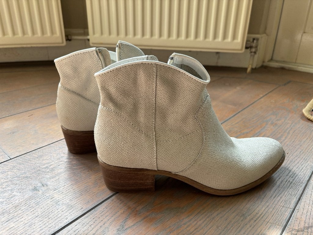 Supermooie grijs/witte laarsjes, MJUS 41, Kleding | Dames, Schoenen, Lage of Enkellaarzen, Ophalen of Verzenden, Zo goed als nieuw