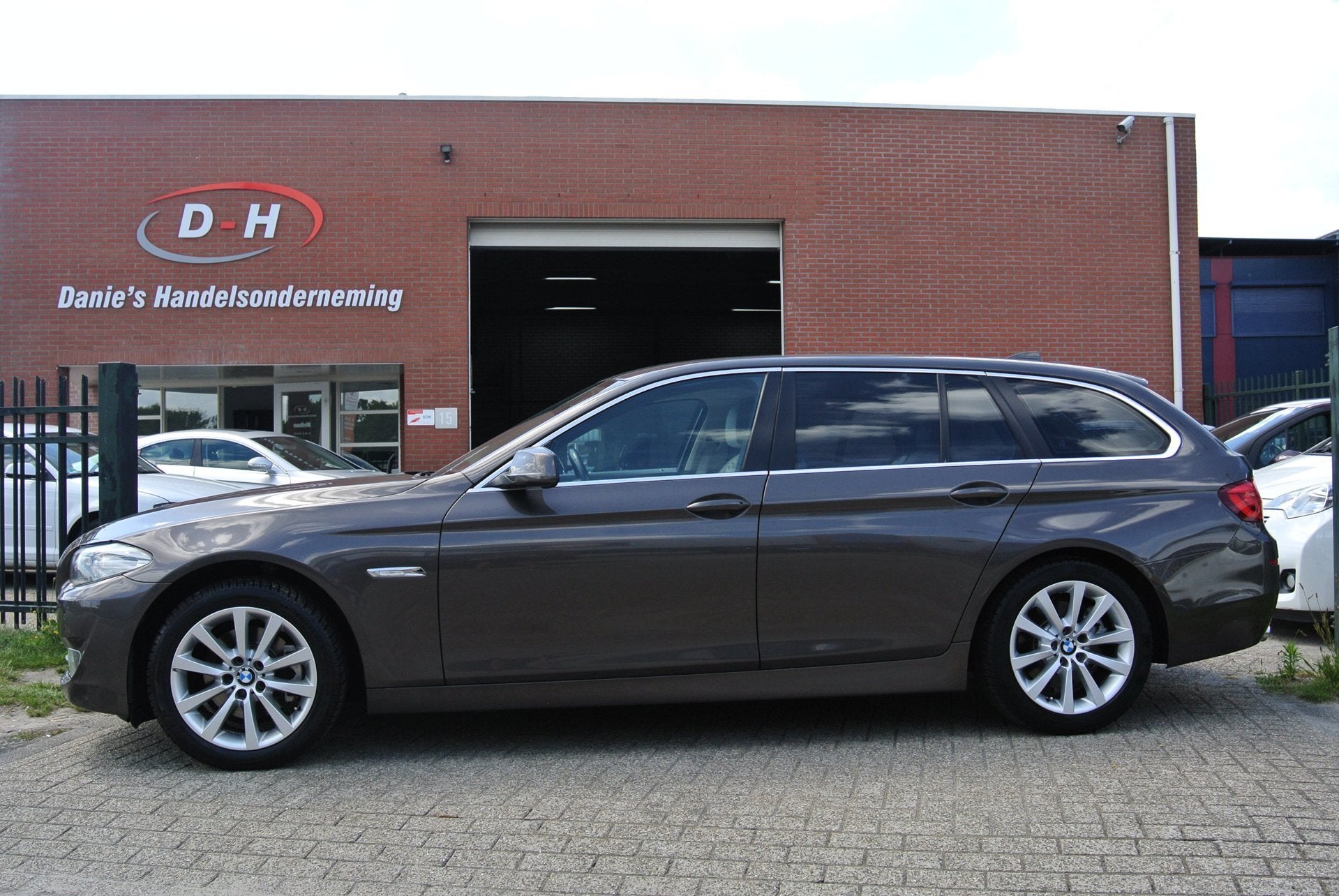 BMW 5-serie Touring 520i automaat leder trekhaak inruil moge, Auto's, BMW, Automaat, Euro 5, 4 cilinders, Origineel Nederlands