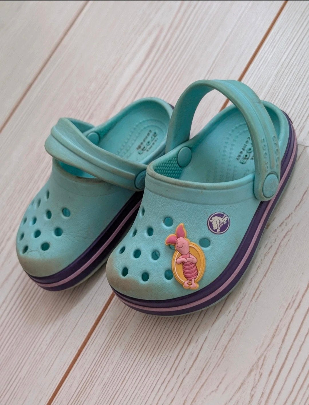 Crocs C5 (maat 21) lichtblauw/paars met Knorretje Jibbitz, Gebruikt, Crocs, Jongen of Meisje, Overige typen