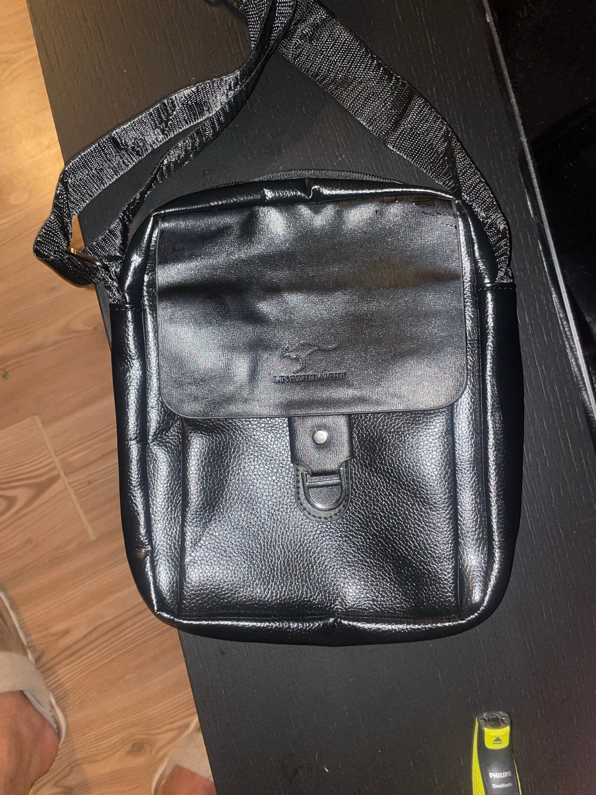 Zwarte schoudertas / crossbody tas merk kangol, Ophalen, Gebruikt, Zwart, Overige merken