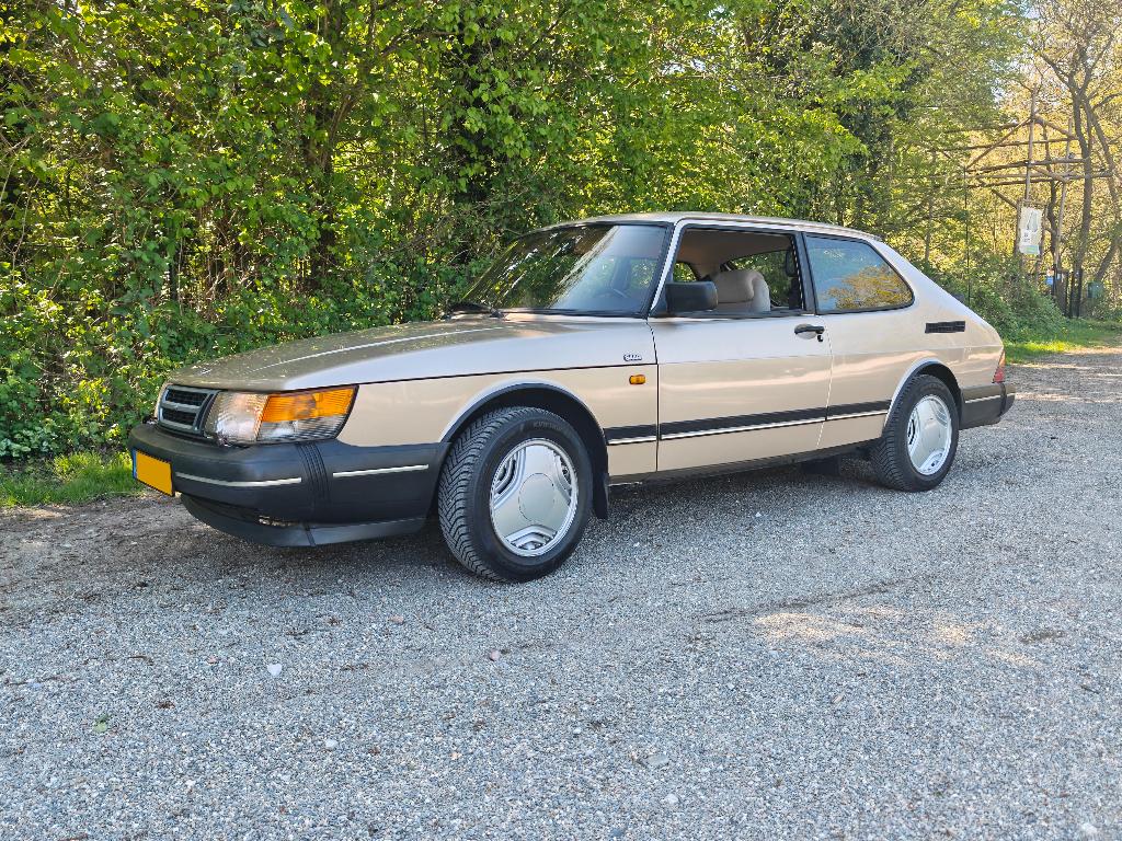 Prachtige Saab 900 2.0 I HB K6 1988 Brons, Auto's, Saab, Voorwielaandrijving, Trekhaak, 118 pk, 4 cilinders