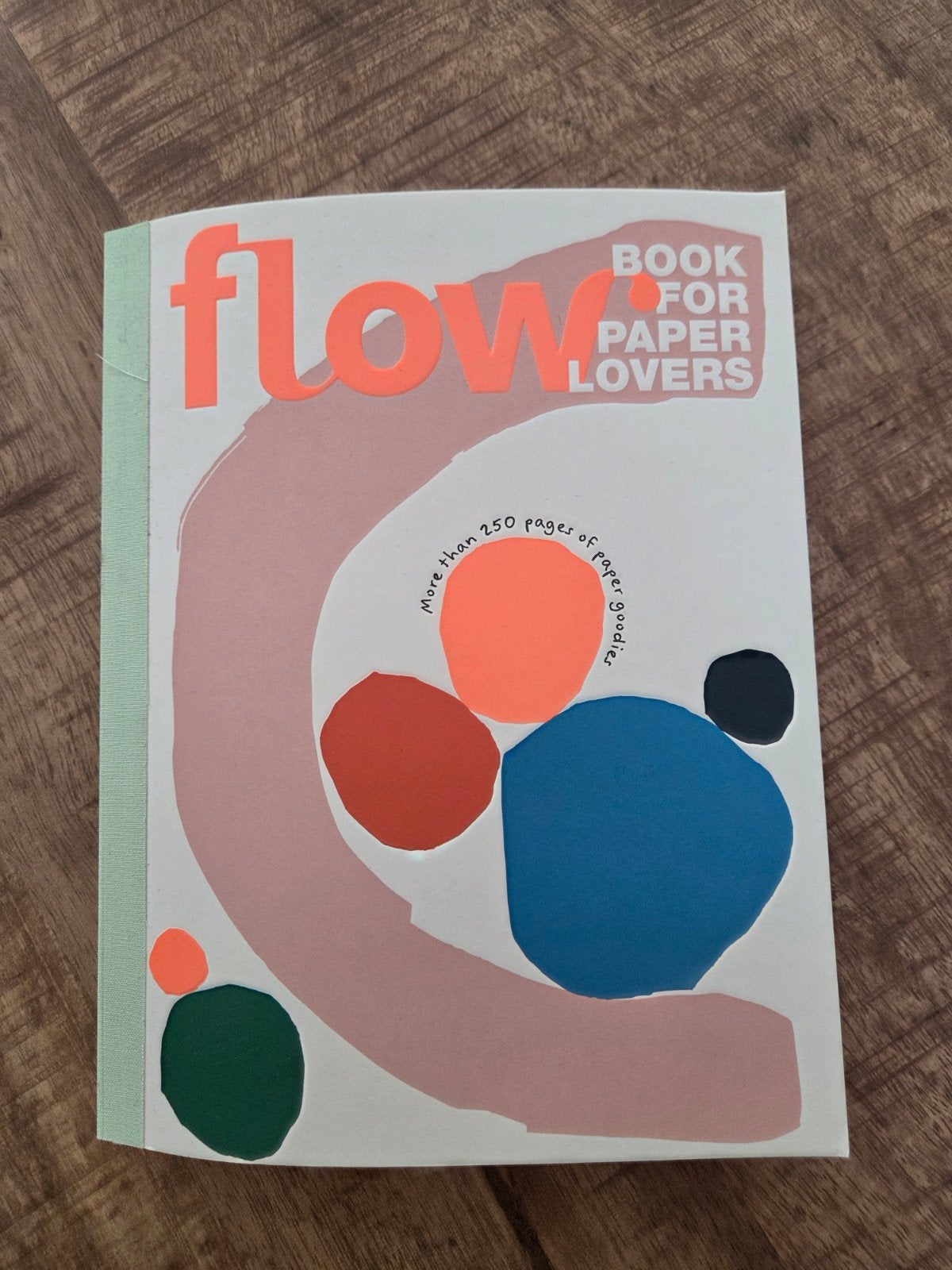 Flow Book for Paper Lovers - Meer dan 250 pagina's papier, Boeken, Ophalen of Verzenden, Nieuw, Overige typen