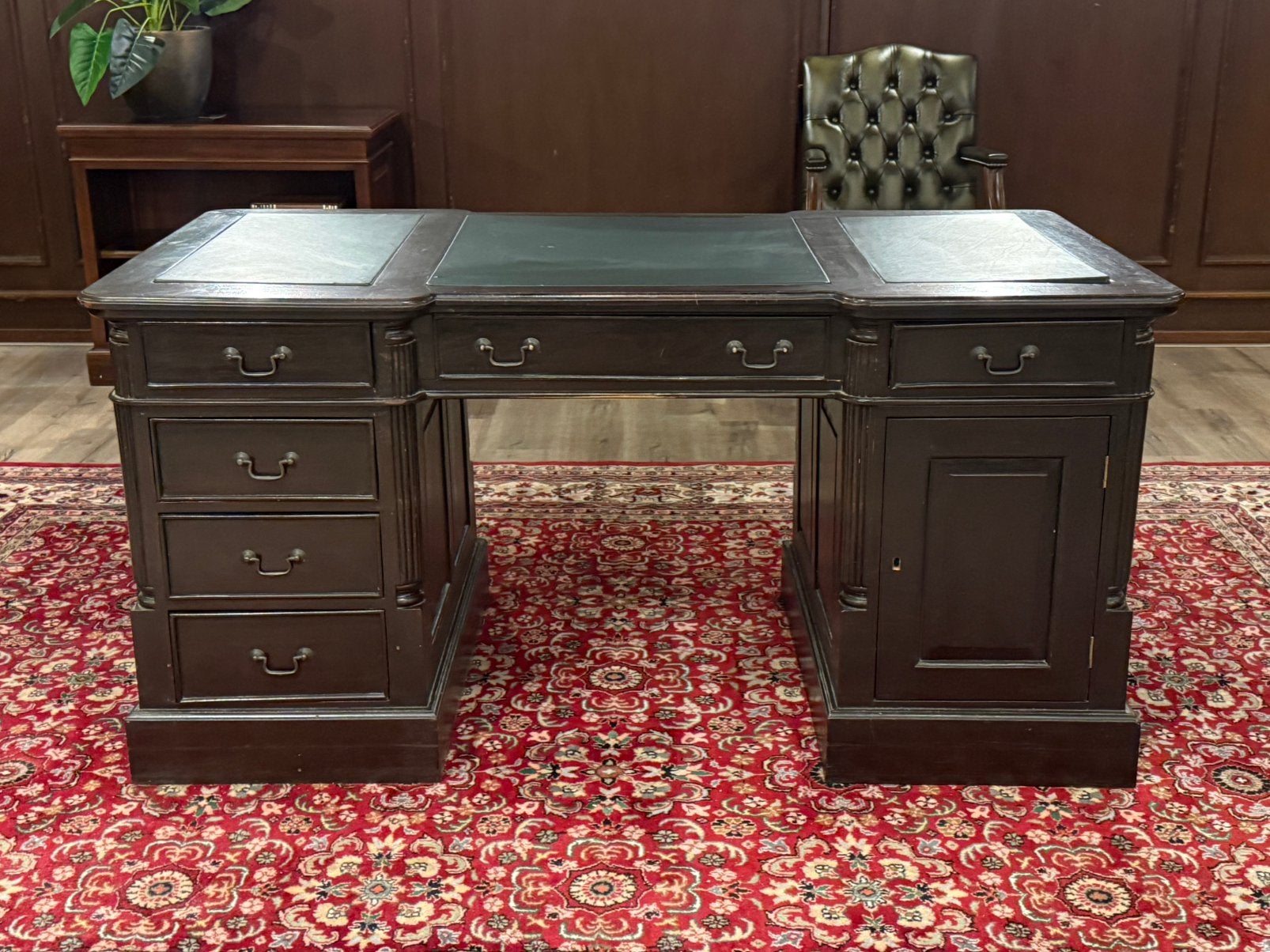 Klassiek Engels hureau (partnerdesk) #688