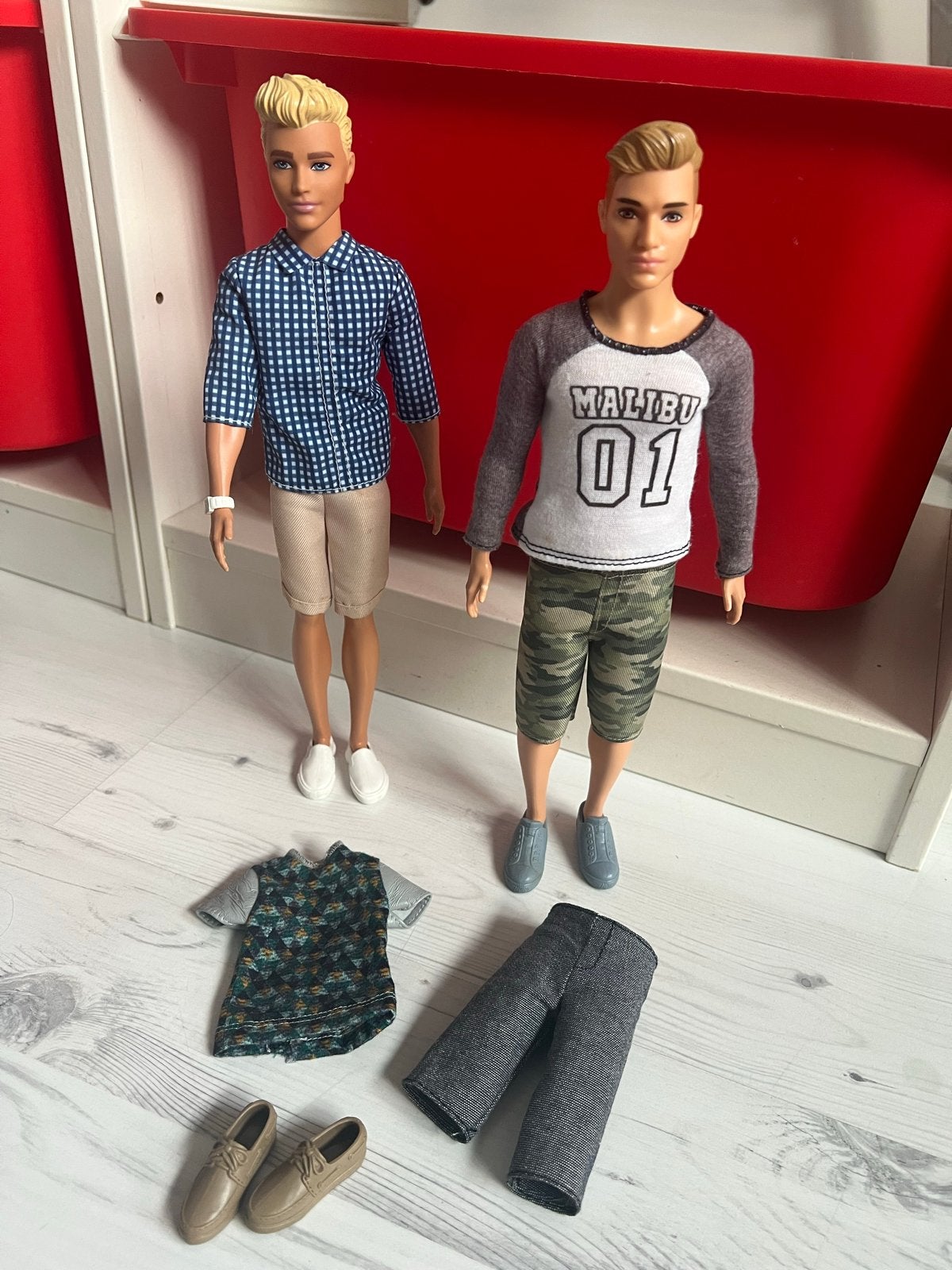 Barbie Ken poppen set - 2 poppen met extra kleding, Kinderen en Baby's, Ophalen of Verzenden, Zo goed als nieuw, Barbie