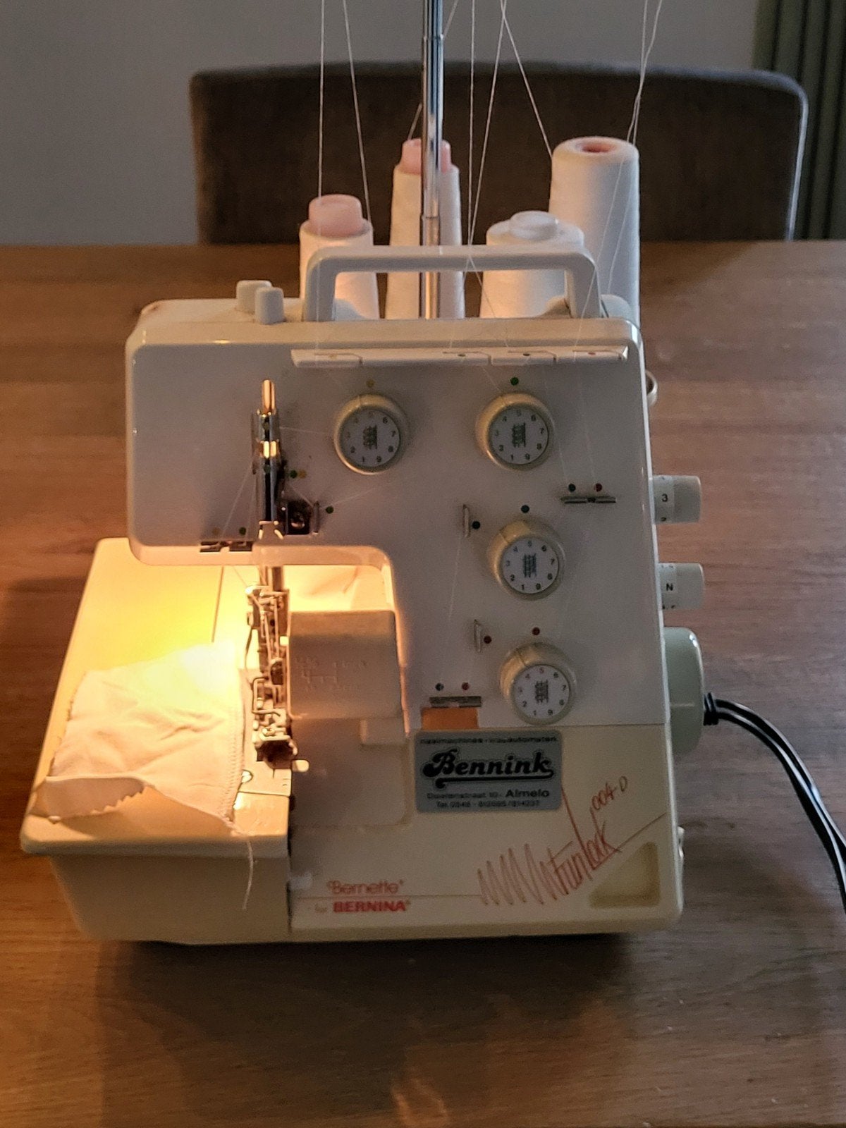 Zeer nette, goed werkende bernina / bernette lockmachine, Ophalen of Verzenden, Zo goed als nieuw, Lockmachine, Bernina