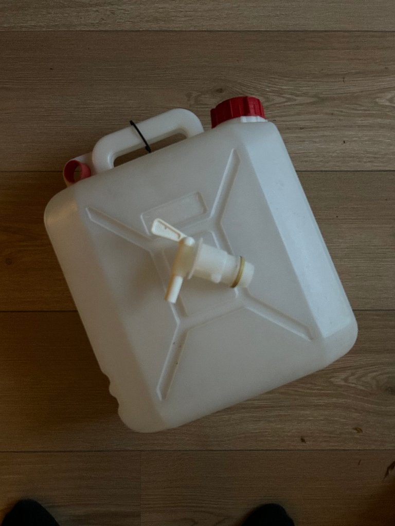jerrycan, Ophalen, Zo goed als nieuw