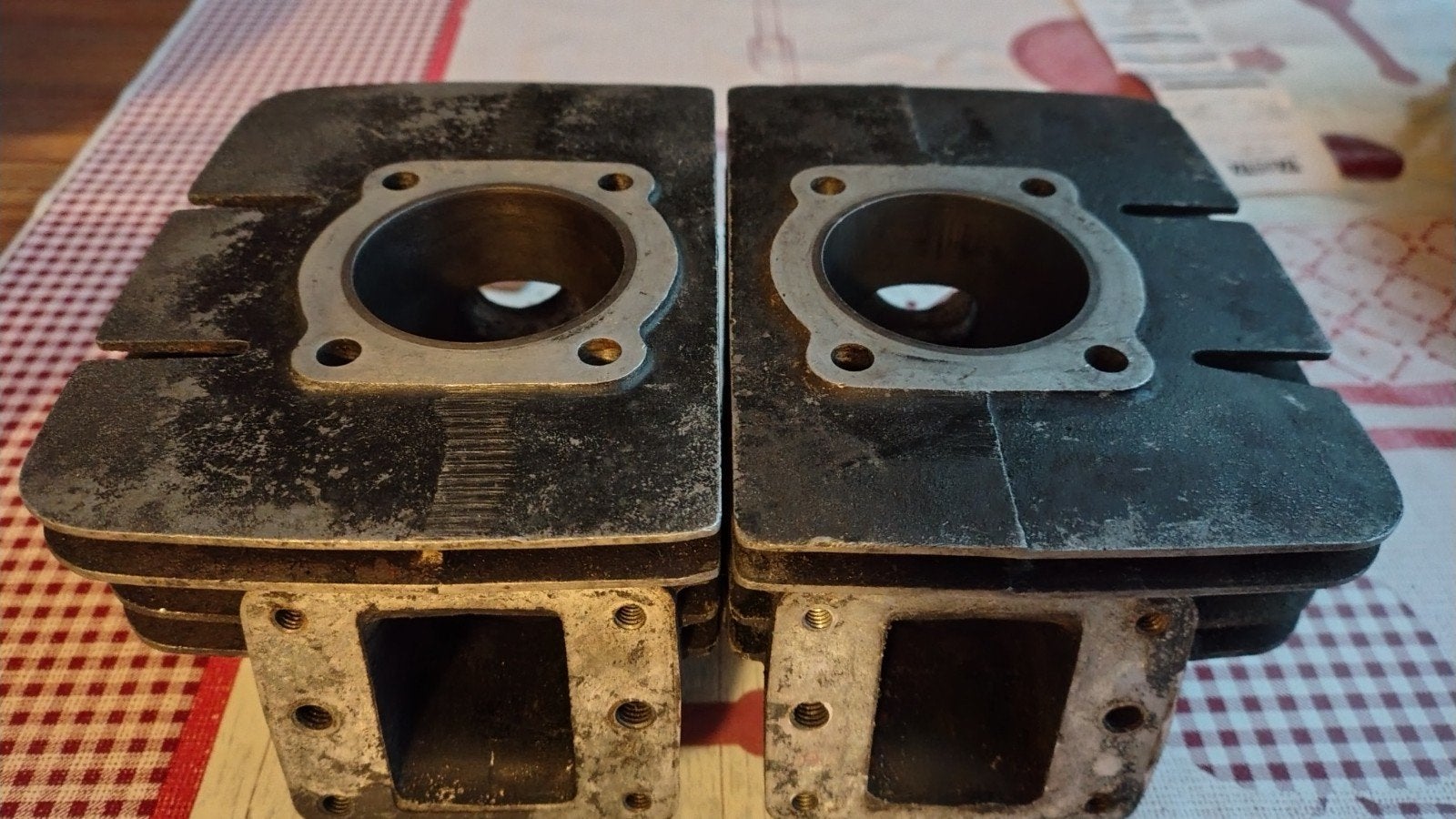 Yamaha rd 200 cilinders, Motoren, Onderdelen | Yamaha, Ophalen of Verzenden