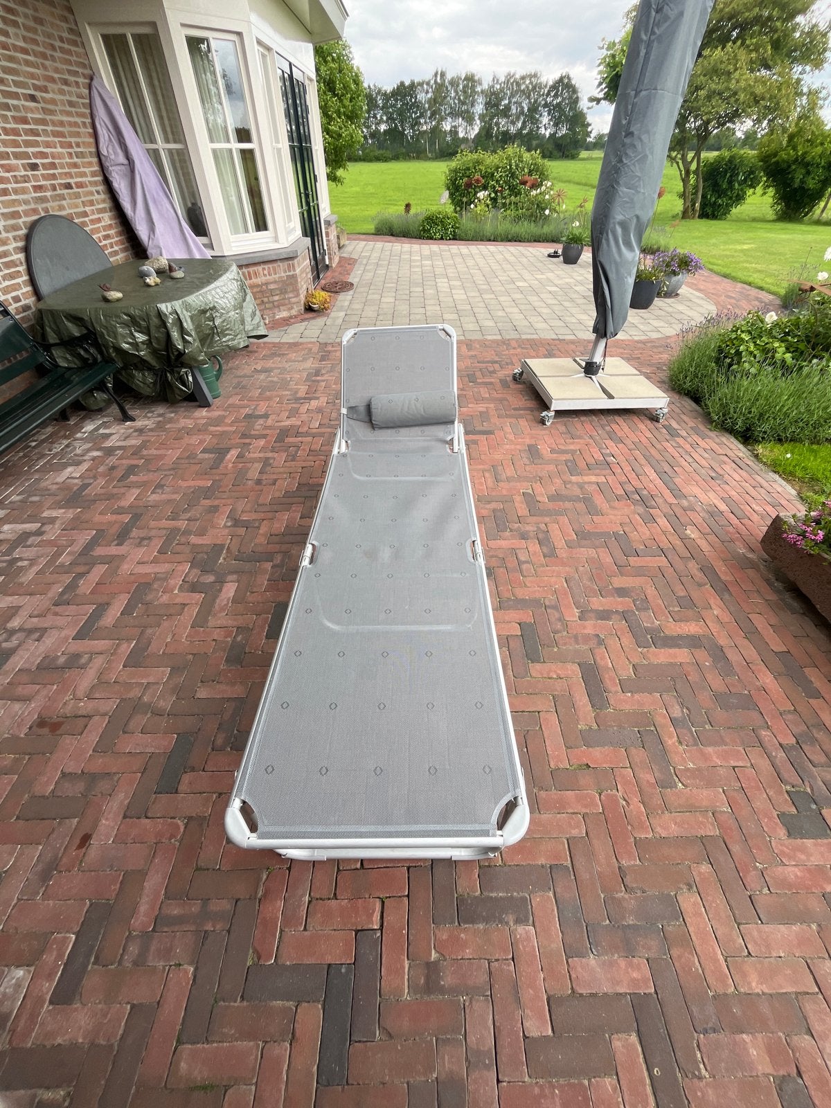 Comfortabele Stretcher - Ideaal voor ontspanning, Tuin en Terras, Ophalen, Gebruikt, Metaal, Inklapbaar