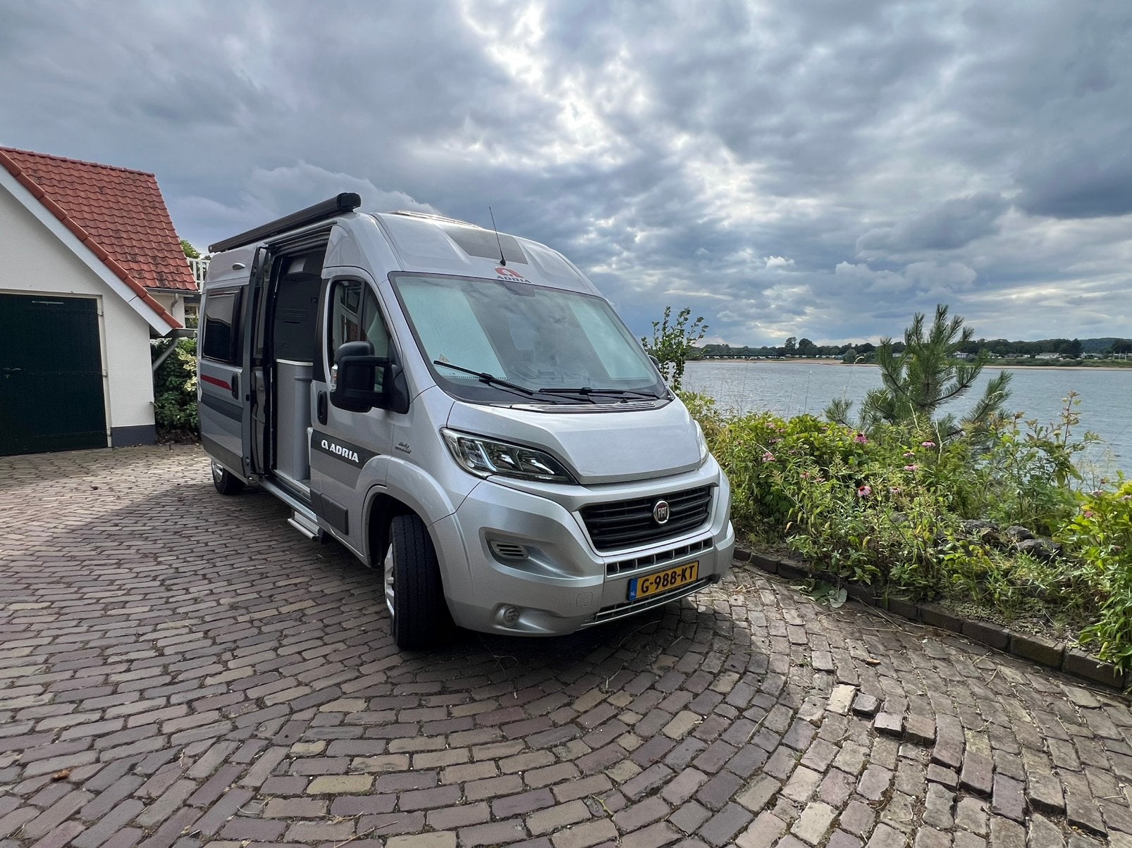 Adria Twin 600 SP, Automaat, Buscamper of Camperbus, Ringverwarming, Fiat