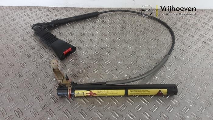 Gordelspanner rechts van een Opel Corsa (Corsa B 93-), Gebruikt, -, -, Opel
