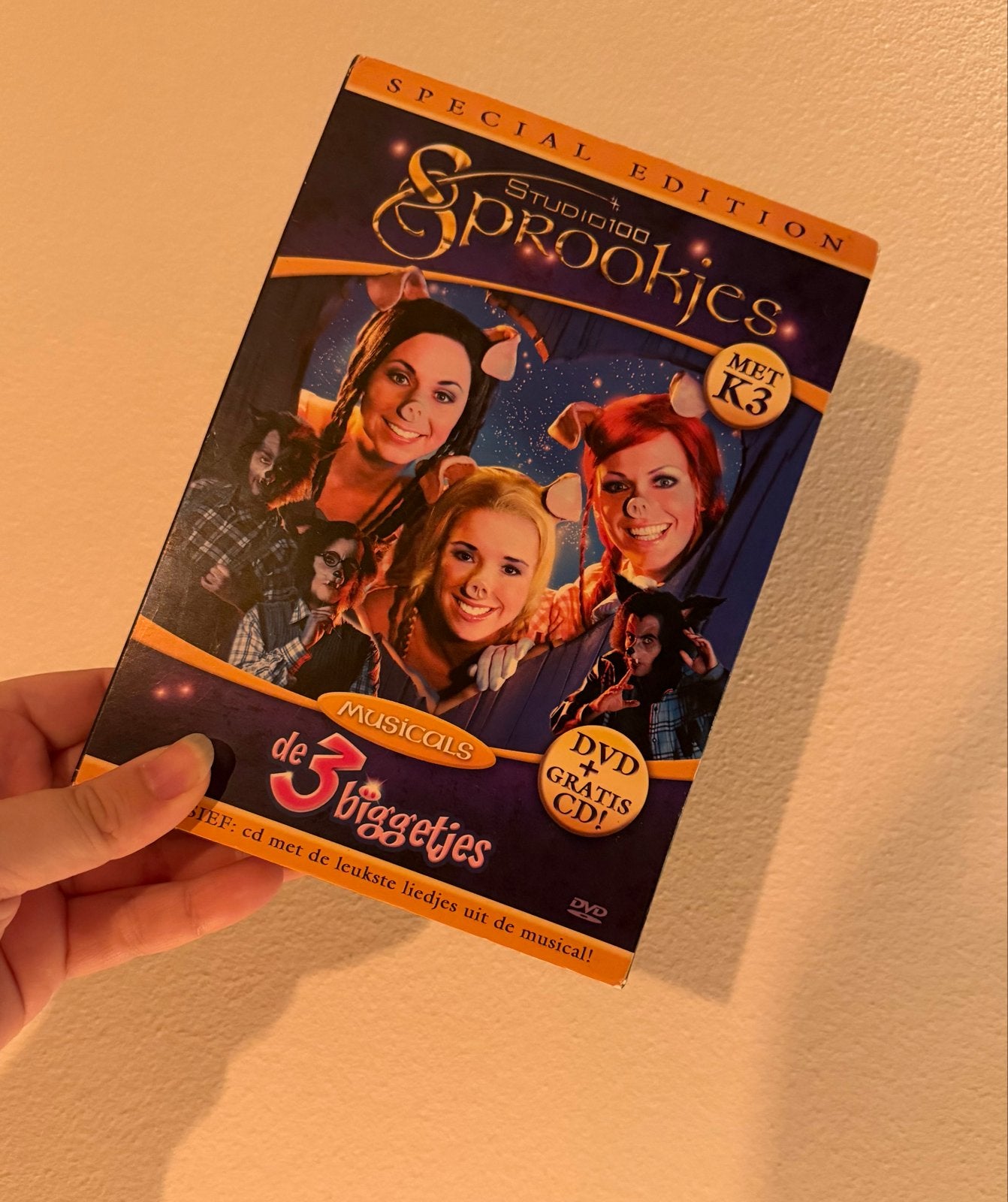 K3 en de 3 Biggetjes DVD Special Edition met CD, Gebruikt, Familie, Film, Alle leeftijden