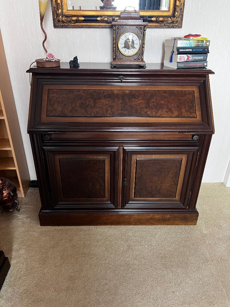 Secretaire - wortelnotenhout, Ophalen, Zo goed als nieuw, Klassiek