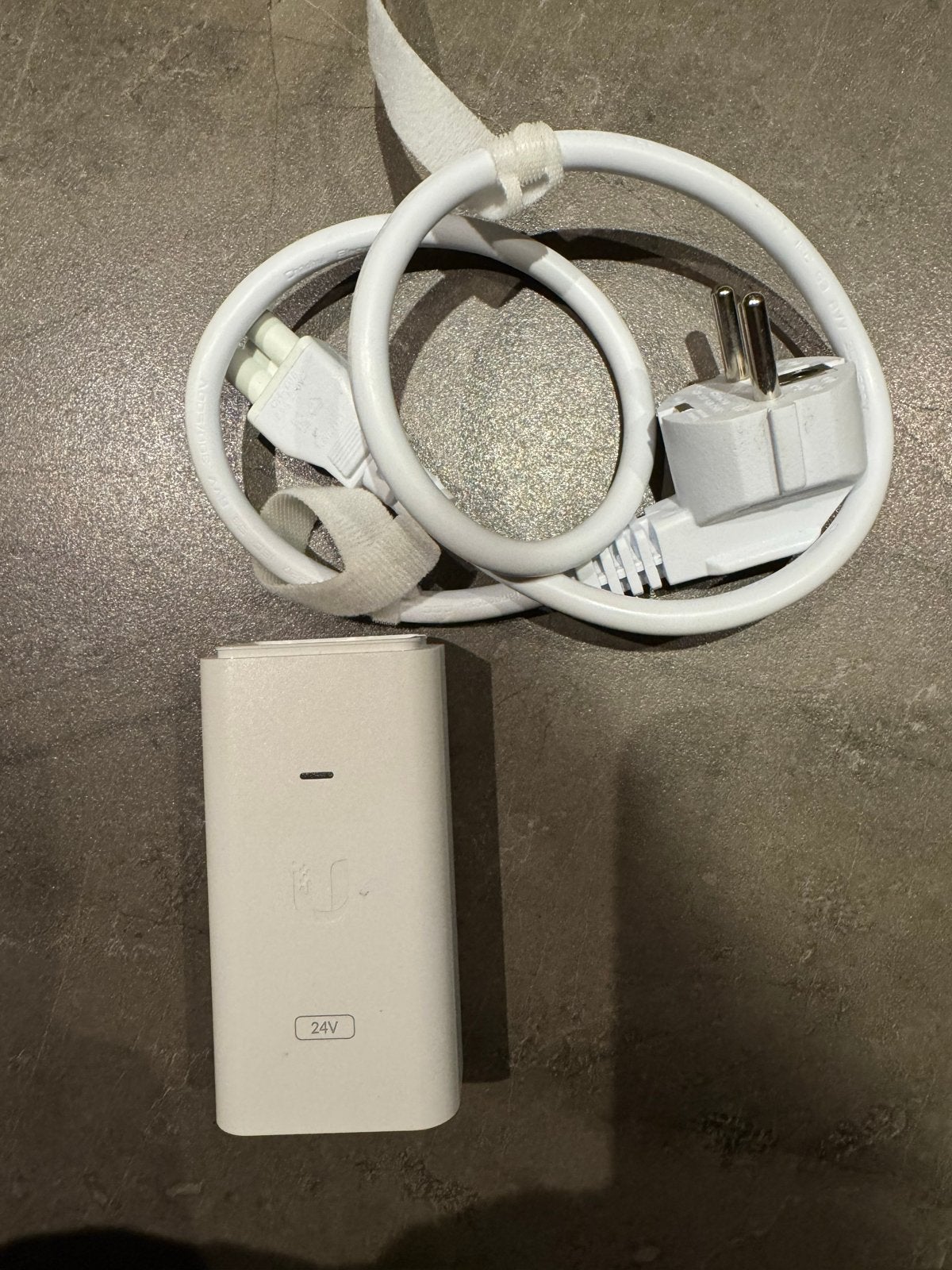 Ubiquiti Unifi POE injector POE-24-12W-G-WH, Verzenden, Zo goed als nieuw