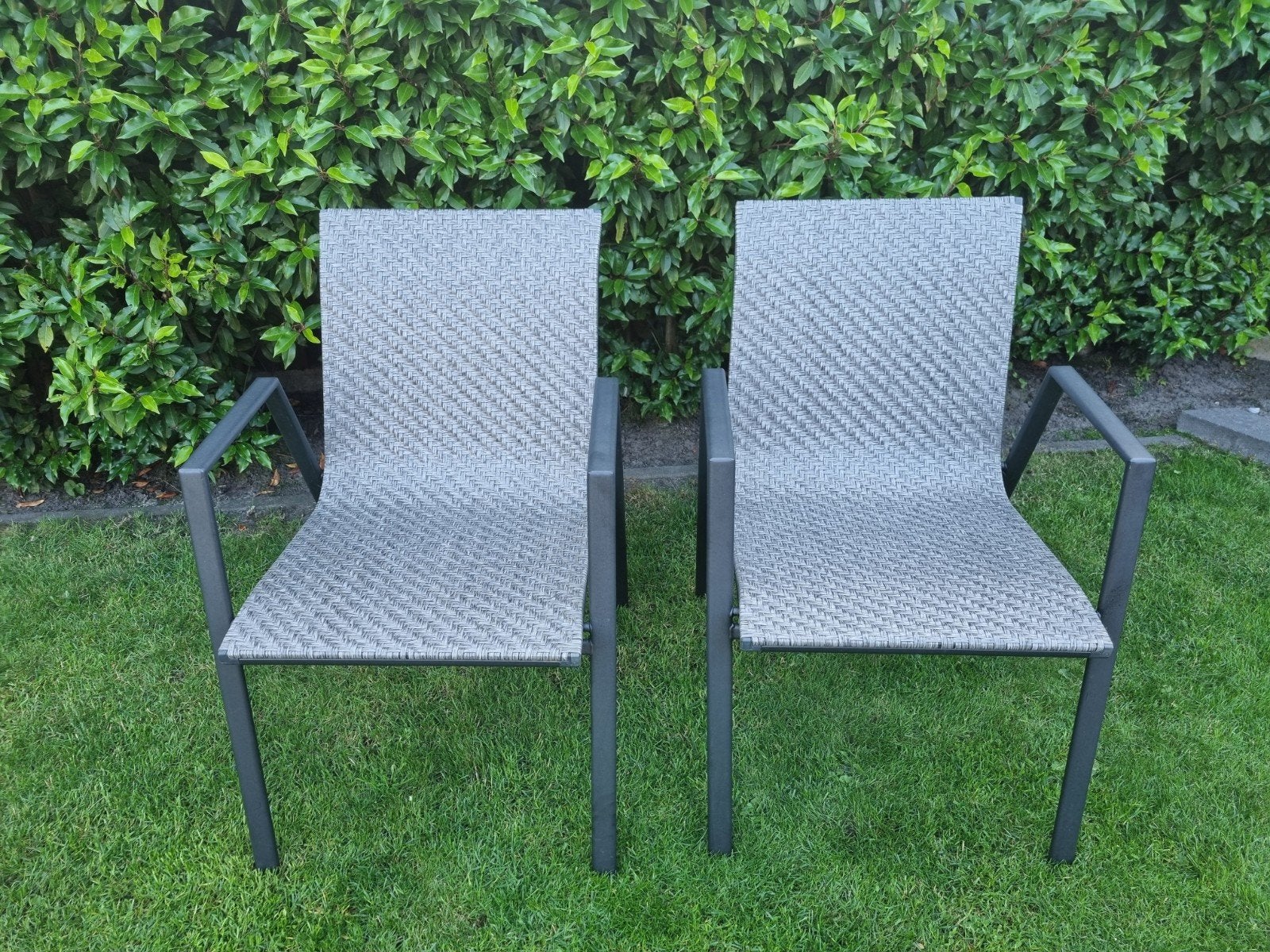 2 grijze stapel stoelen, Tuin en Terras, Ophalen, Gebruikt, Metaal