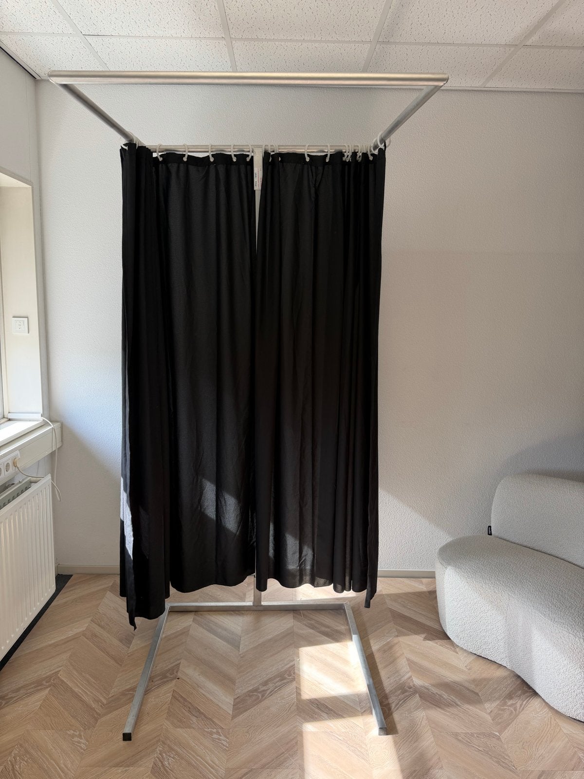 Mobiel pashokje - 213 cm hoog, 93x93 cm breed, Ophalen