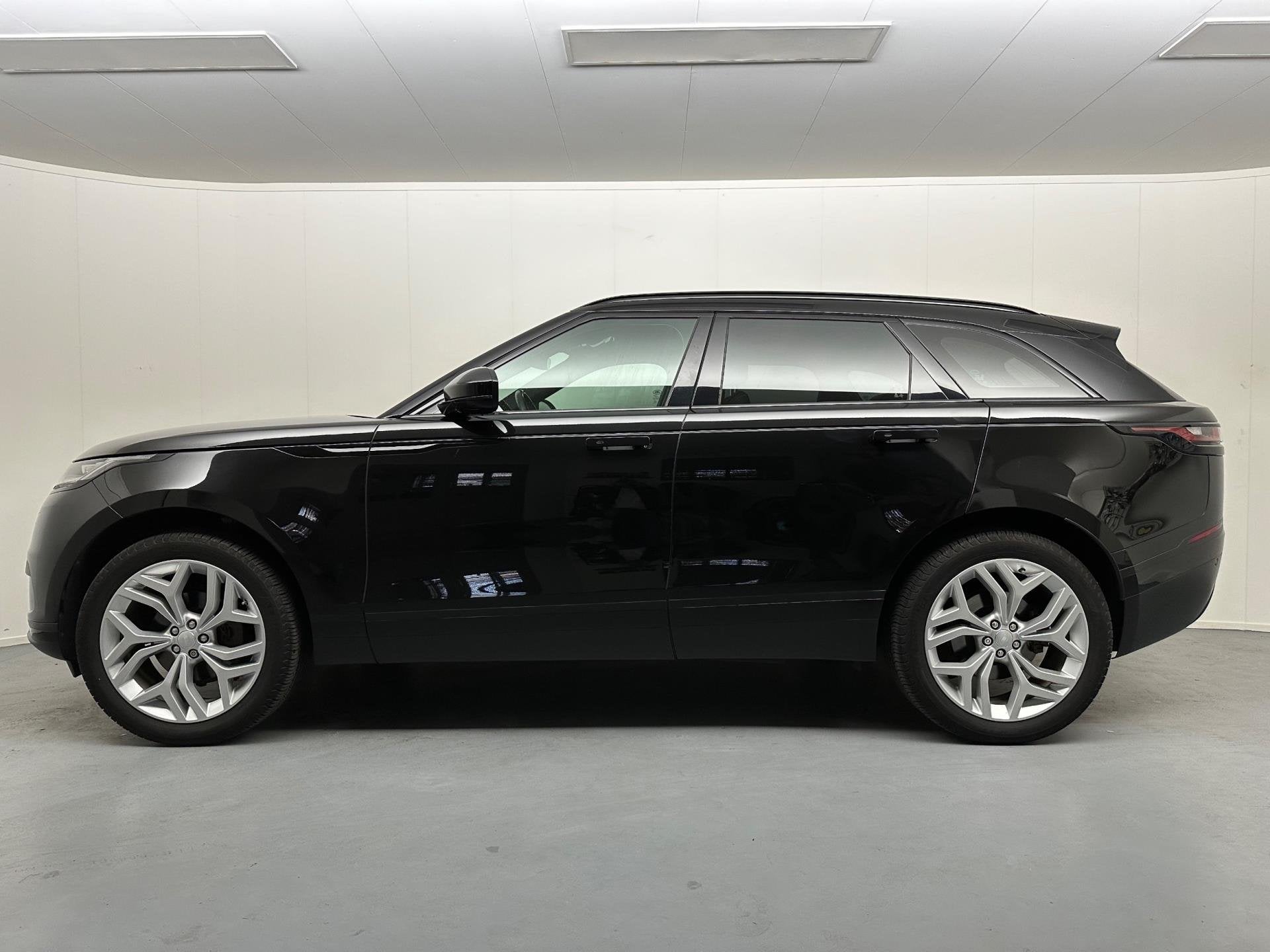 Land Rover Range Rover Velar 2.0 I4 Turbo AWD R-Dynamic SE |, Dealer onderhouden, Gebruikt, Euro 6, 4 cilinders