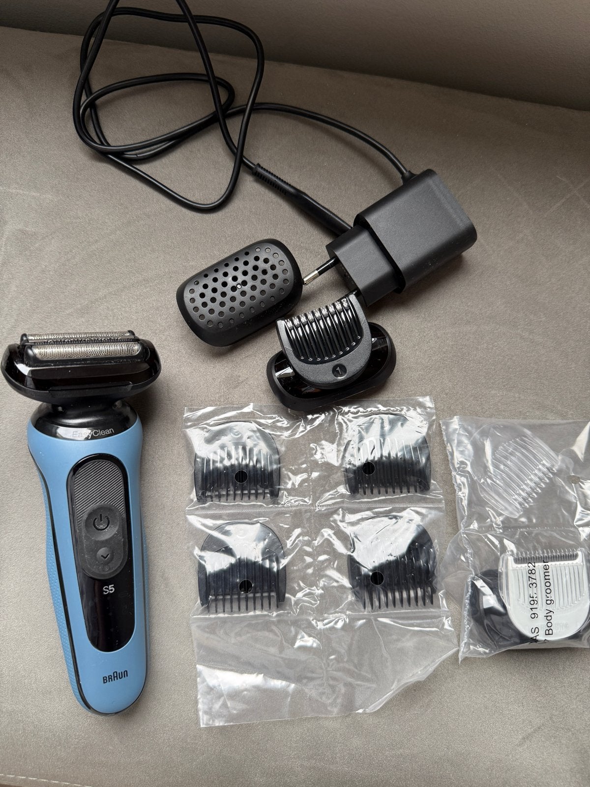 Braun Series 5 Scheerapparaat met Trimmer en Accessoires, Ophalen of Verzenden, Zo goed als nieuw, Scheren en Epileren