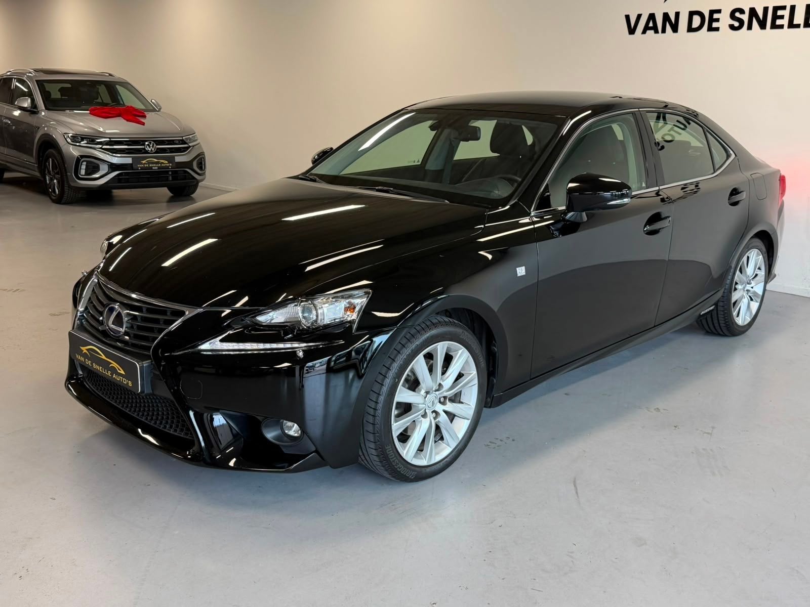 Lexus IS 300h Hybrid Sport Edition DEALERONDERHOUDEN, Auto's, Lexus, Automaat, Achterwielaandrijving, Gebruikt, 181 pk