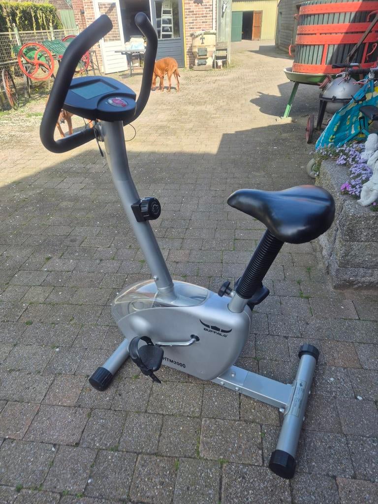 Buffalo HTM2000 Hometrainer - Zo goed als nieuw, Sport en Fitness, Fitnessapparatuur, Ophalen, Zo goed als nieuw, Metaal, Benen