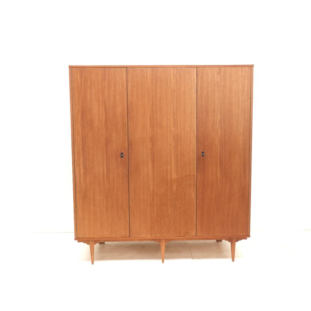Vintage kledingkast jaren '60 '70 midcentury wardrobe retro, Verzenden, Zo goed als nieuw, 25 tot 50 cm, 150 tot 200 cm