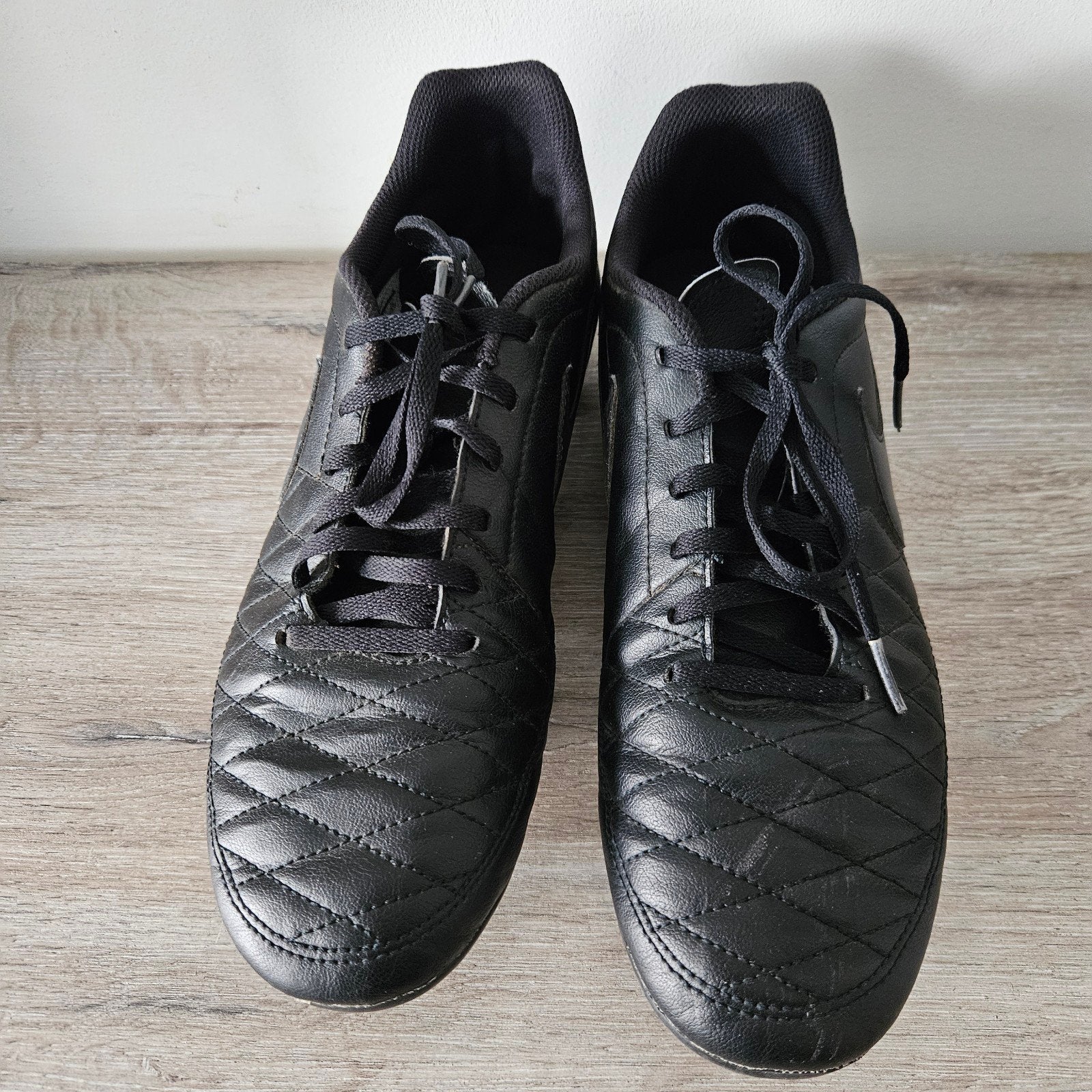 Niks voetbalschoenen, Maat XS of kleiner, Ophalen of Verzenden, Zo goed als nieuw, Schoenen