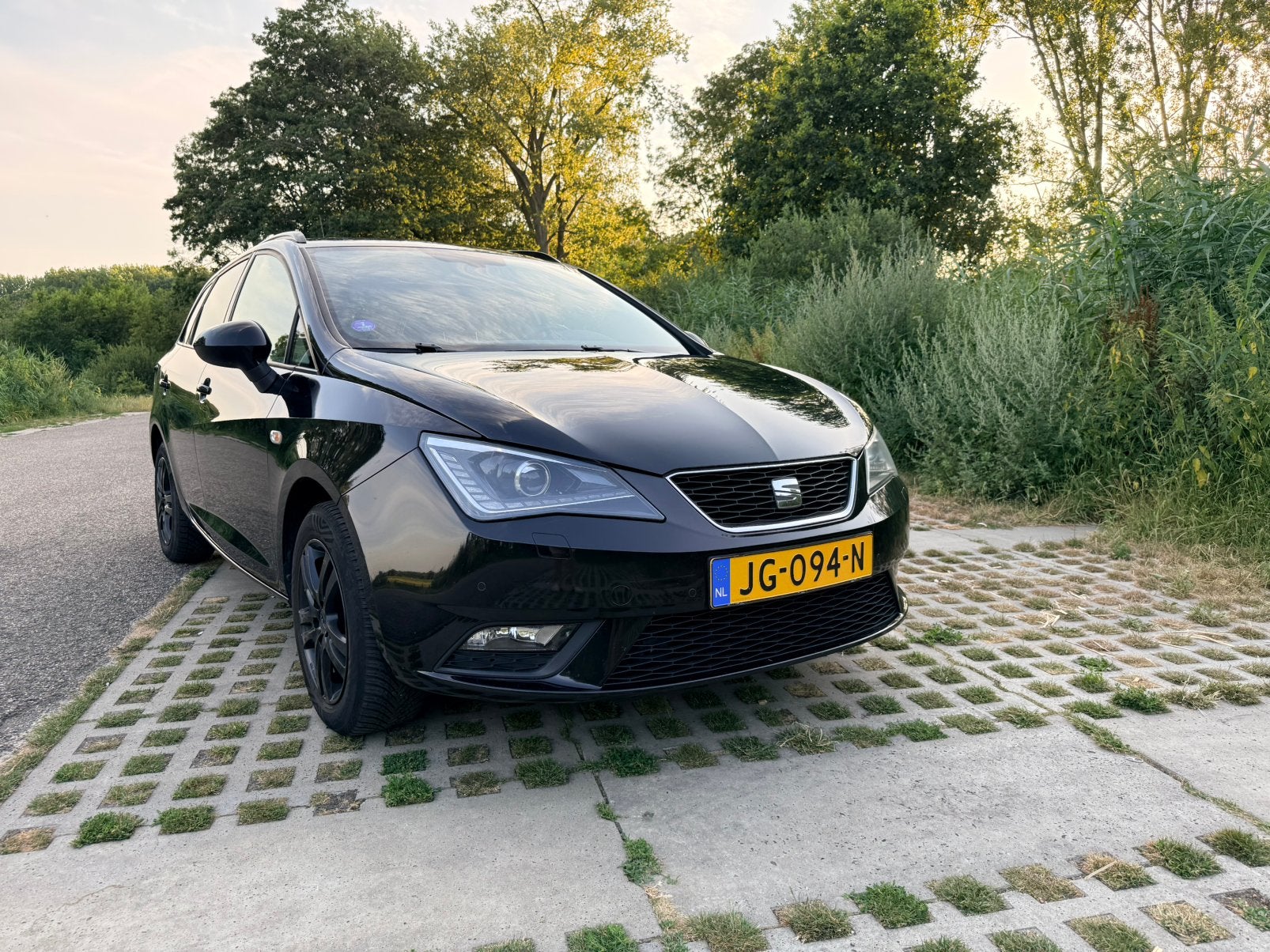 Zeer nette Seat Ibiza | 1.0 TSI 70KW ST 2016 Zwart, Auto's, Seat, Voorwielaandrijving, 40 €/maand, Xenon verlichting, Origineel Nederlands