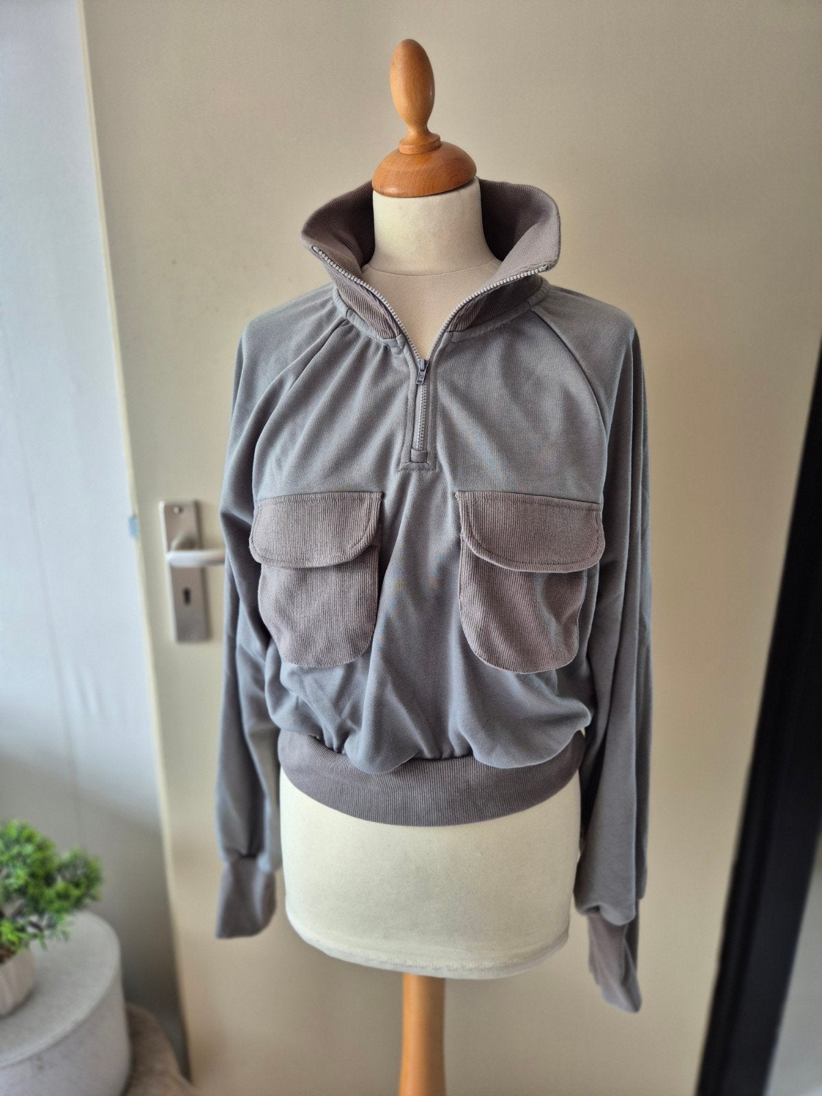 SHEIN X Grijze Crop Sweater met Rits & Cargo Zakken | Maat M, Ophalen of Verzenden, Gedragen, Maat 38/40 (M), Grijs