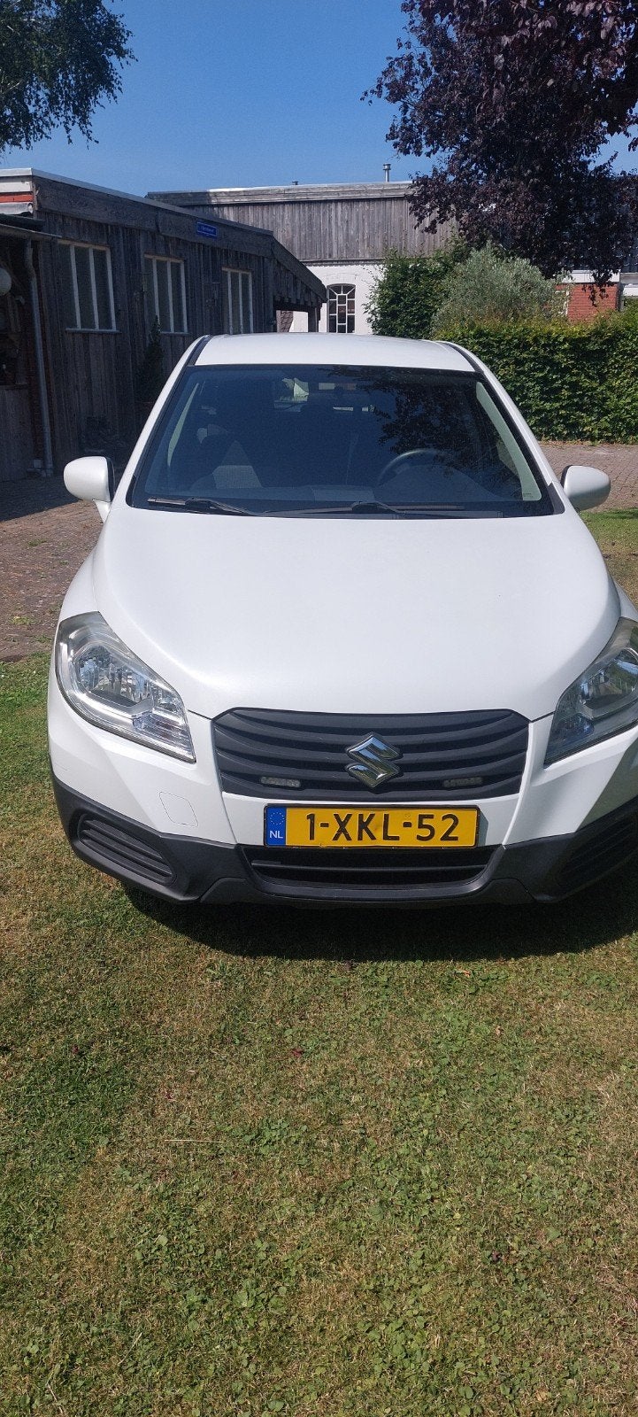 Suzuki S-Cross 1.6 88KW 2014 Wit, Auto's, Voorwielaandrijving, Stof, Zwart, 4 cilinders