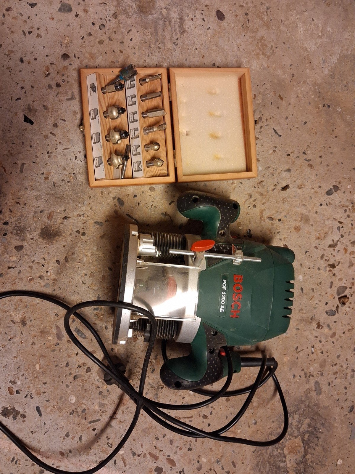 Bosch POF 1200 AE Bovenfrees met Freesset, Gebruikt, Ophalen of Verzenden, Bovenfrees, Bosch