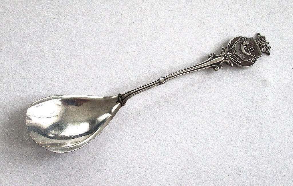 Zilveren suikerschep bekroond met gemeentewapen van Uithoorn, Antiek en Kunst, Ophalen of Verzenden, Zilver