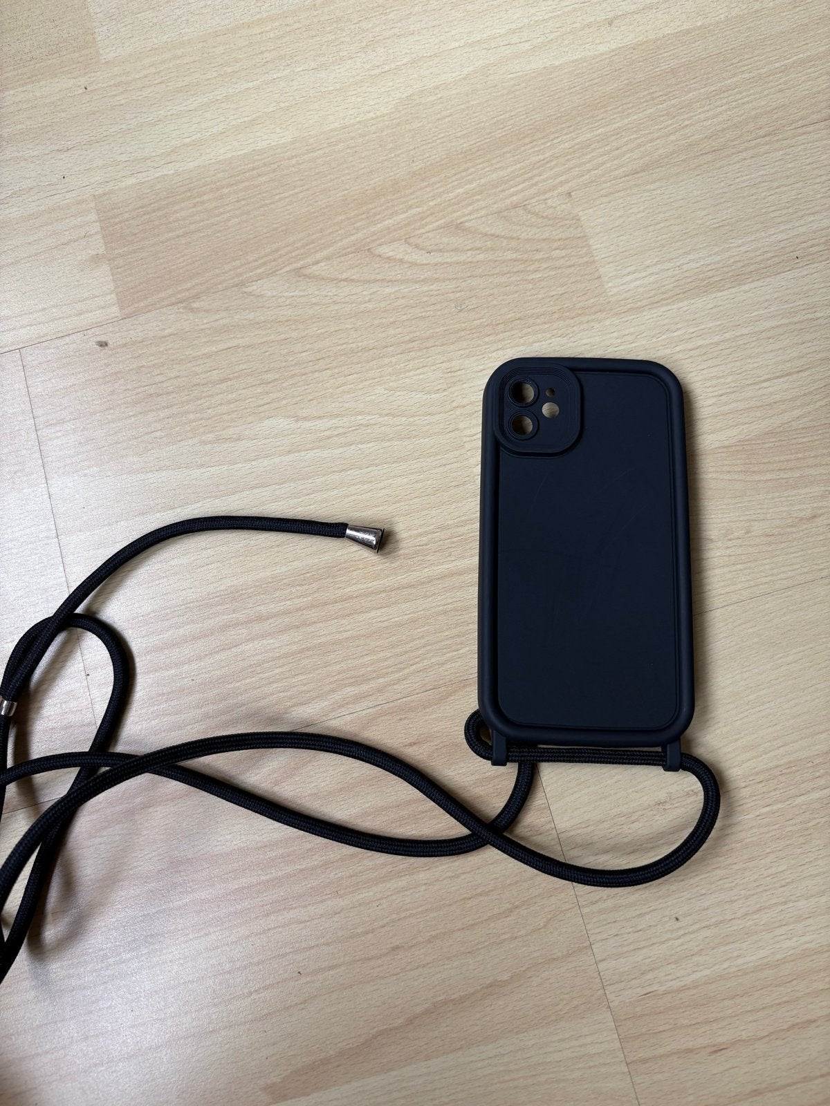 Ongebruikt iPhone 13/14 hoesje met verstelbaar koord, Telecommunicatie, Mobiele telefoons | Hoesjes en Frontjes | Apple iPhone